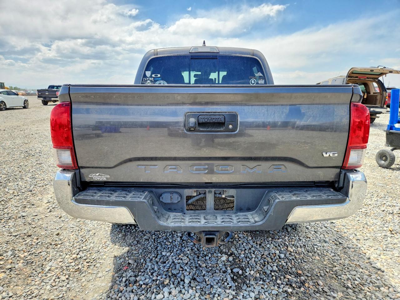 2018 Toyota Tacoma Trd Off-road Gray vin: 3TMCZ5AN4JM155062