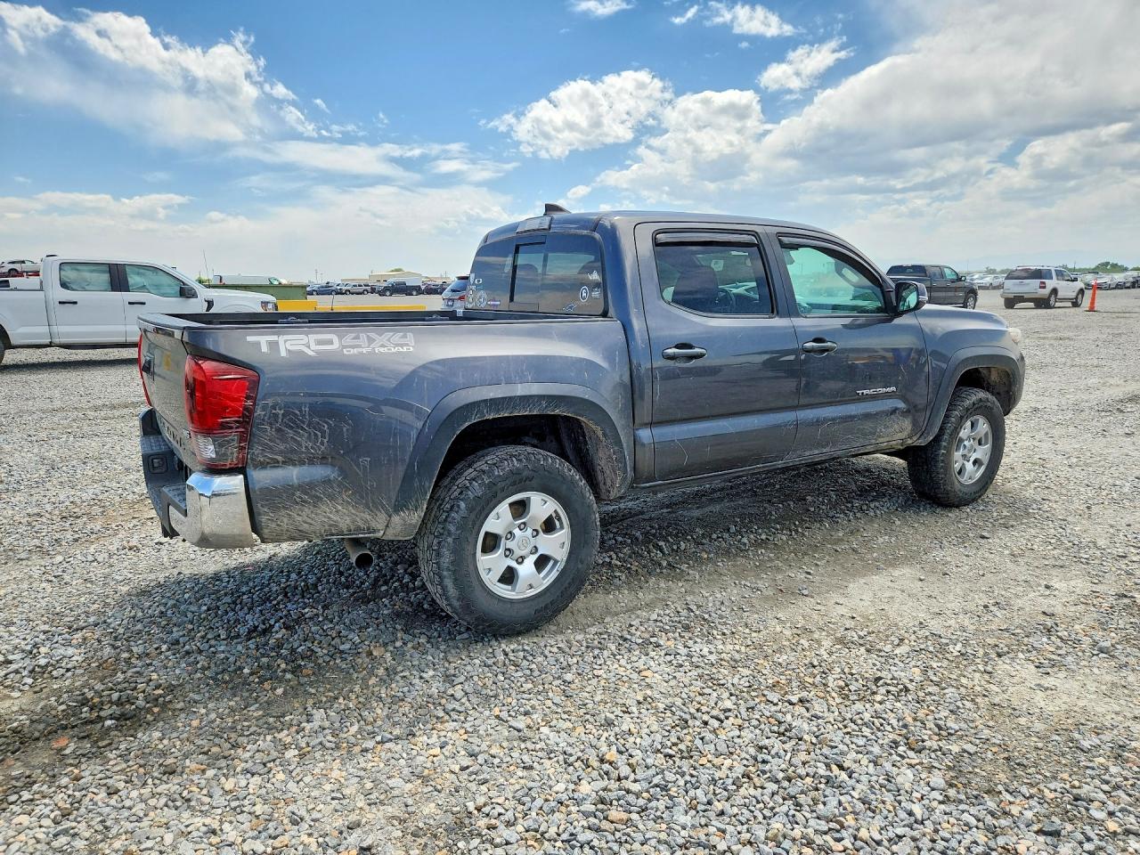 2018 Toyota Tacoma Trd Off-road Gray vin: 3TMCZ5AN4JM155062