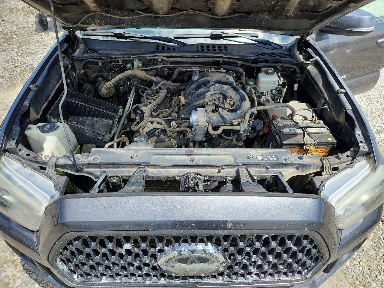 2018 Toyota Tacoma Trd Off-road Gray vin: 3TMCZ5AN4JM155062