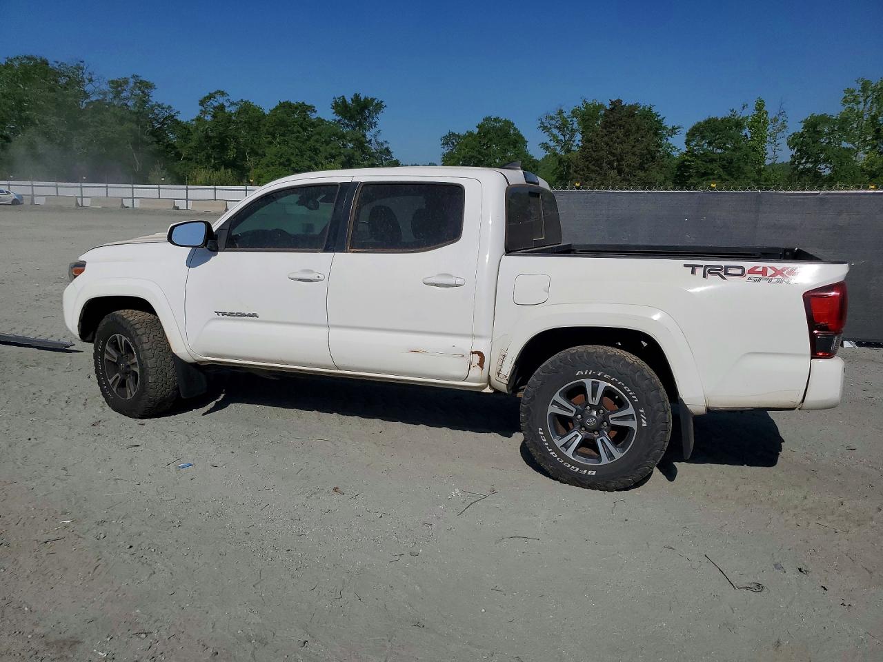 2019 Toyota Tacoma Trd Sport White vin: 3TMCZ5AN4KM221675