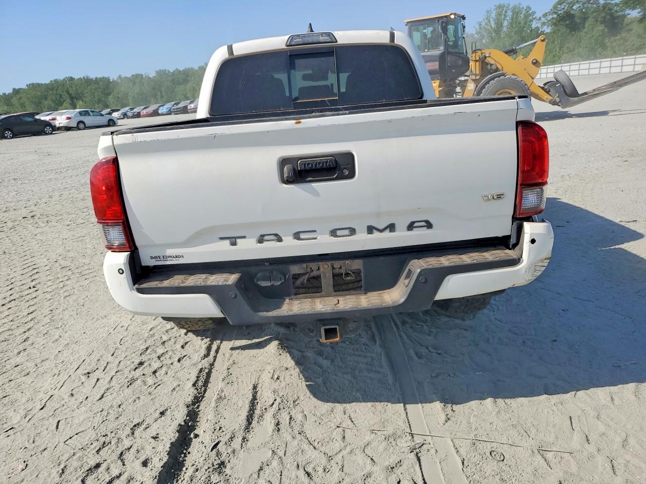 2019 Toyota Tacoma Trd Sport White vin: 3TMCZ5AN4KM221675
