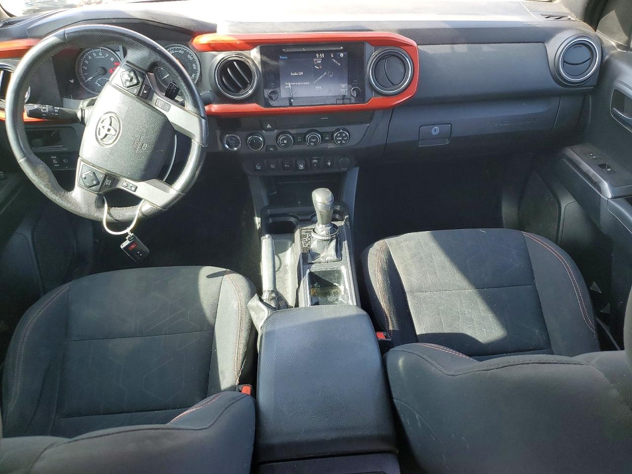 2019 Toyota Tacoma Trd Sport White vin: 3TMCZ5AN4KM221675