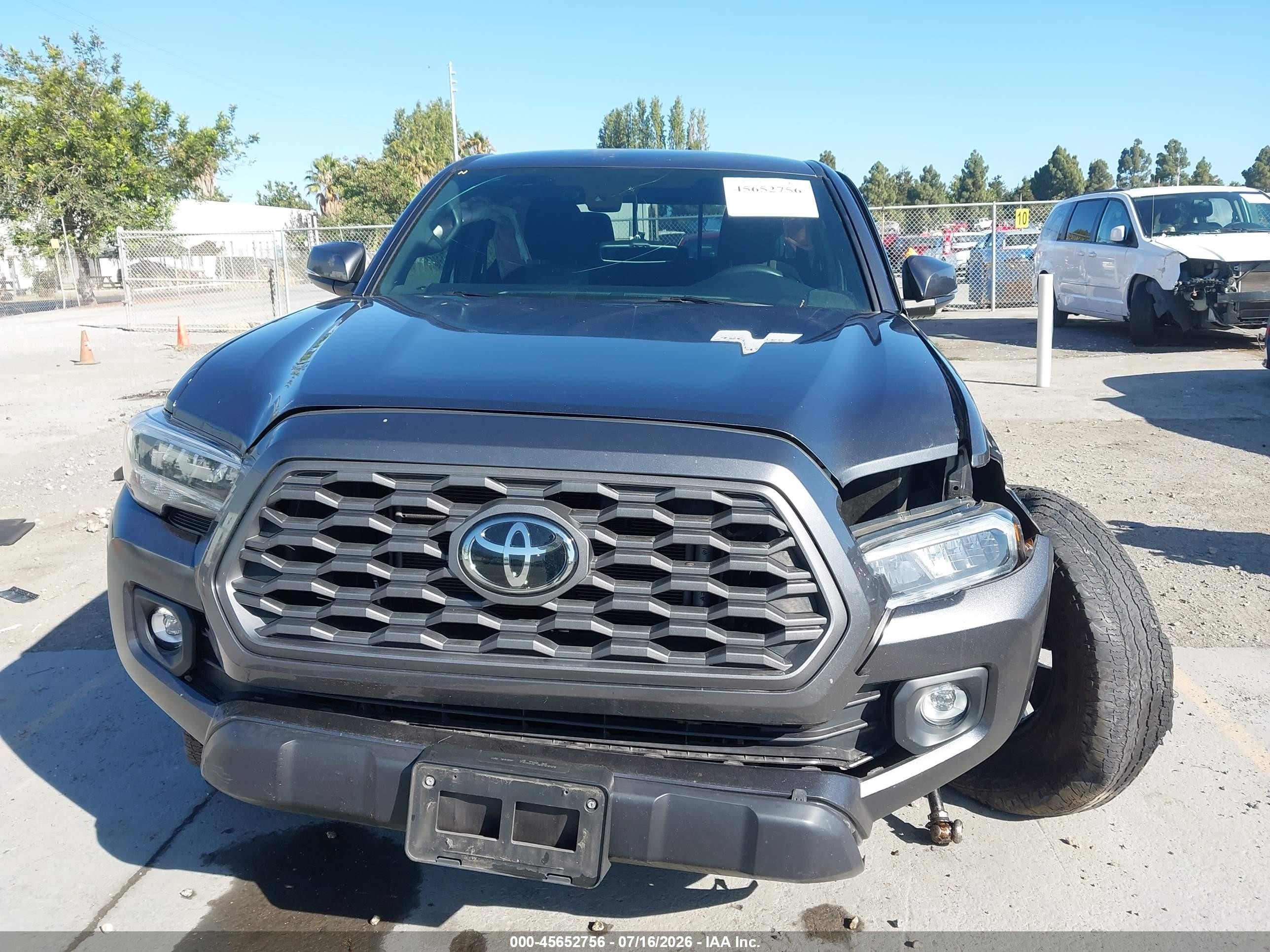 2023 Toyota Tacoma Trd Off Road Gray vin: 3TMCZ5AN4PM548102