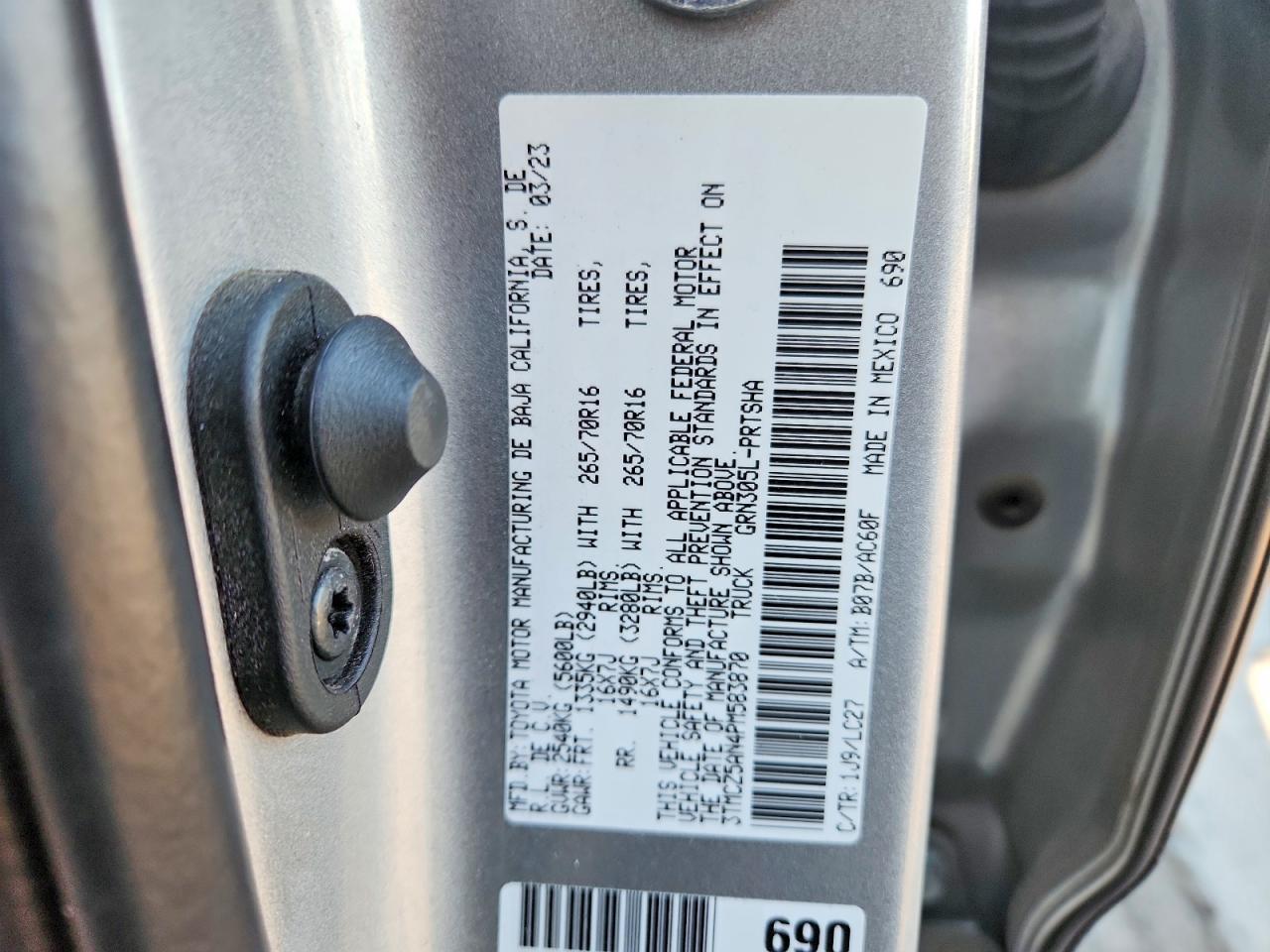 2023 Toyota Tacoma Trd Off-road Silver vin: 3TMCZ5AN4PM583870