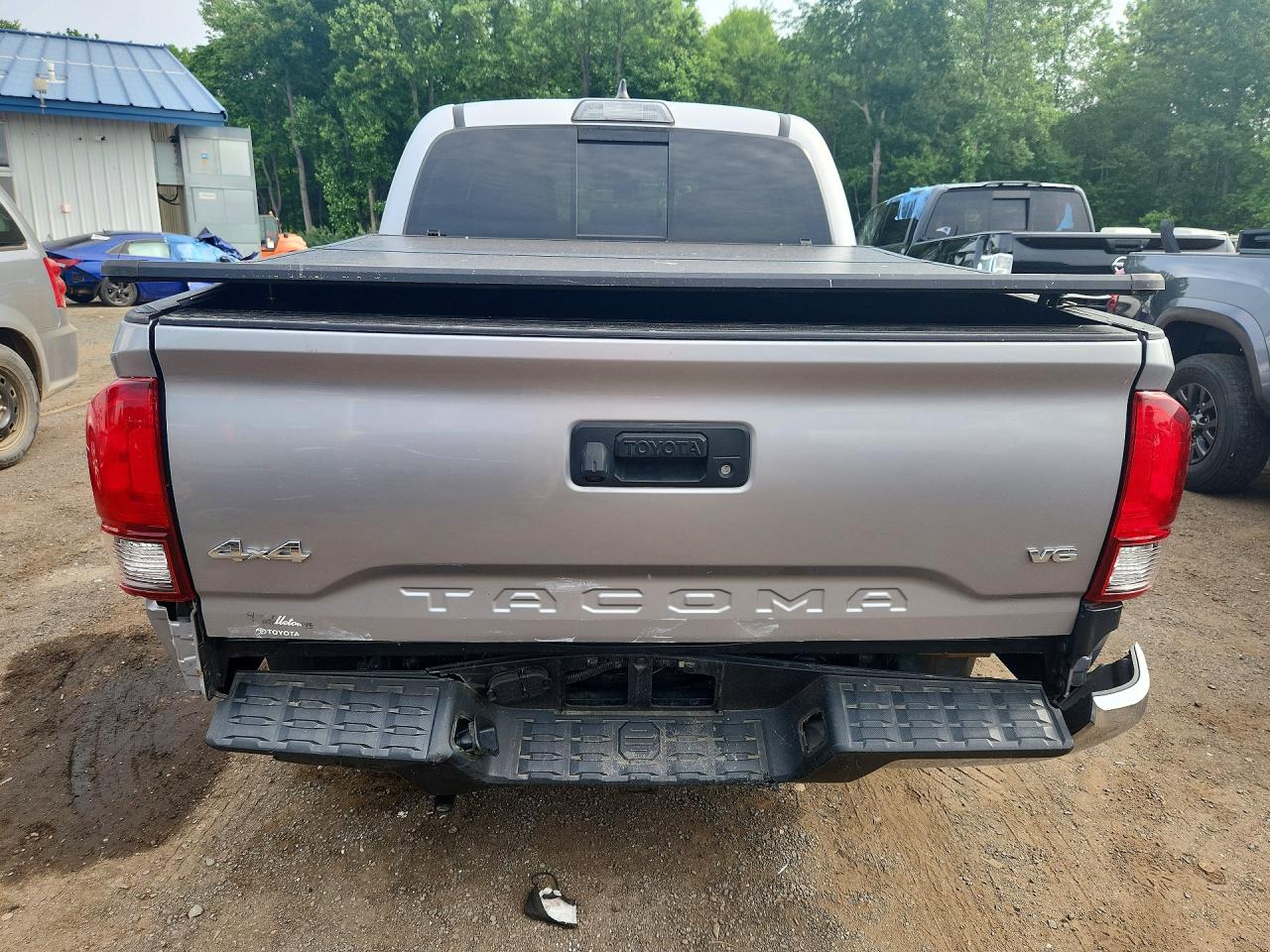 2019 Toyota Tacoma Sr5 V6 Silver vin: 3TMCZ5AN5KM242485