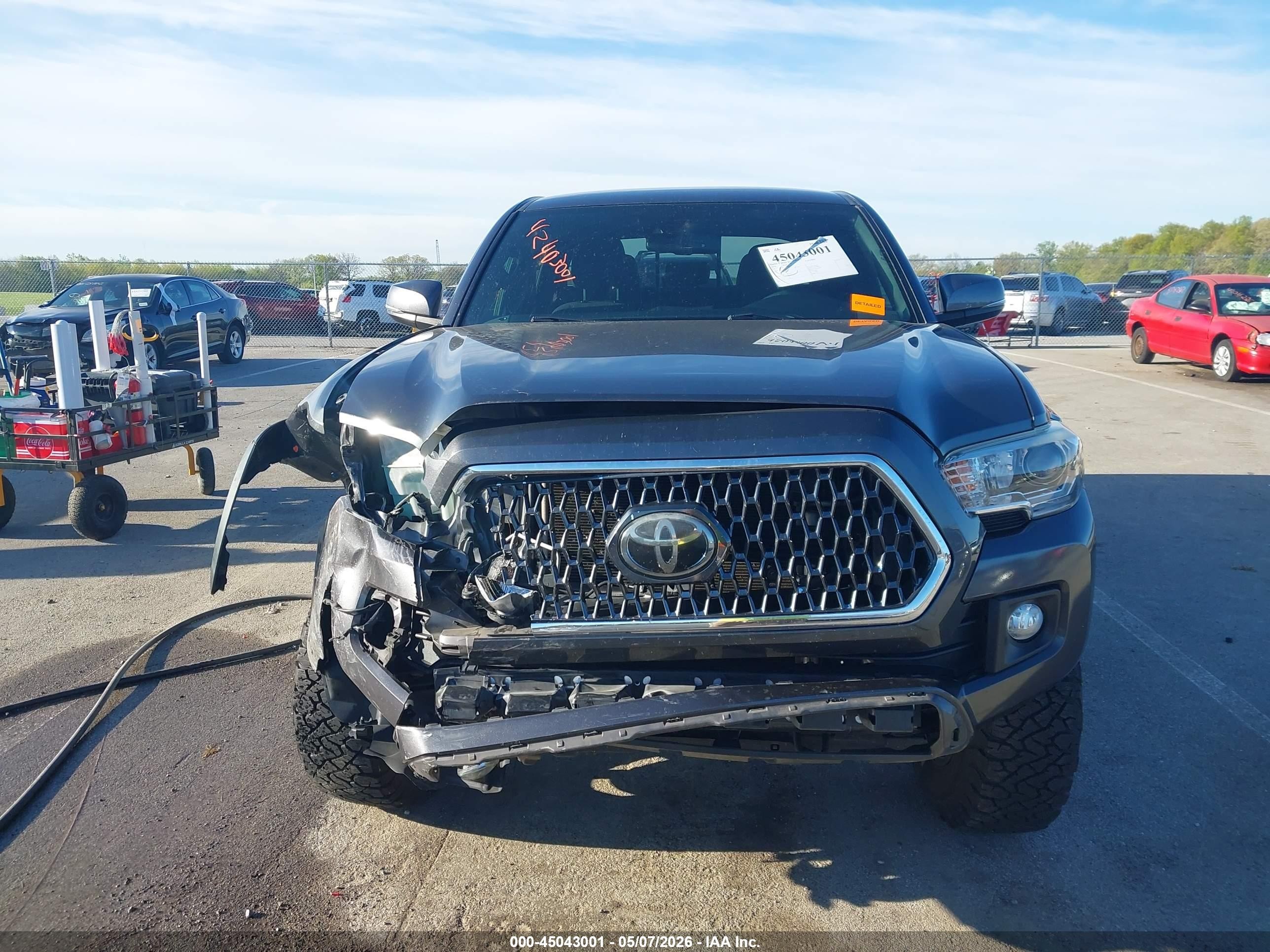 2019 Toyota Tacoma Trd Off Road Серый vin: 3TMCZ5AN6KM226277