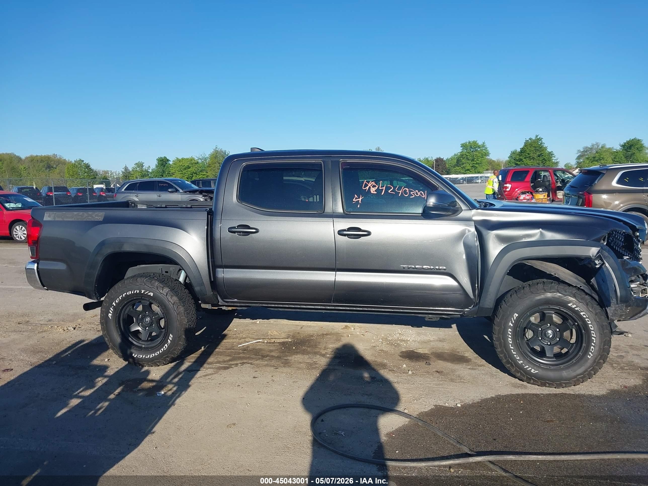 2019 Toyota Tacoma Trd Off Road Серый vin: 3TMCZ5AN6KM226277