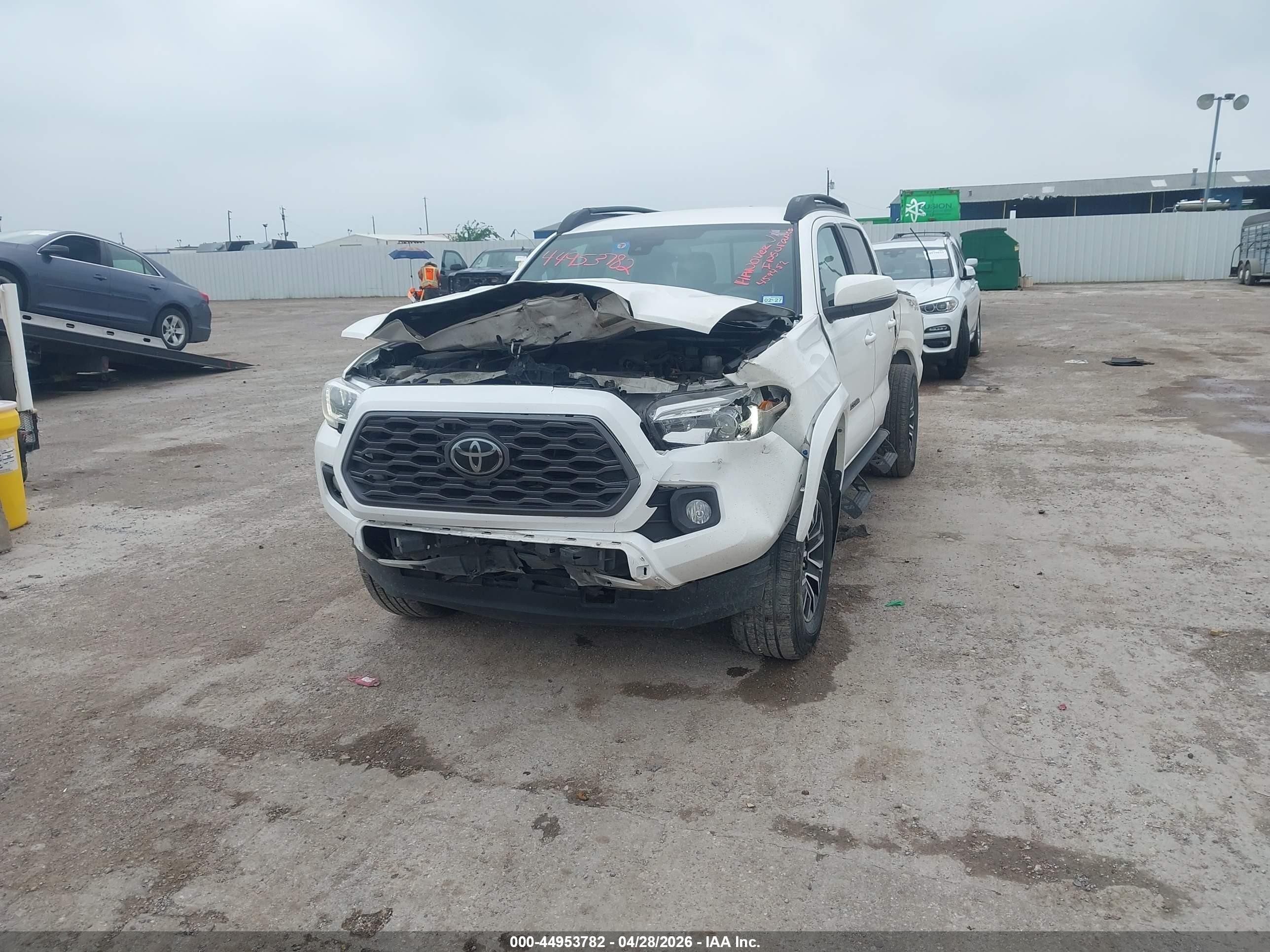 2022 Toyota Tacoma Trd Sport White vin: 3TMCZ5AN6NM459452