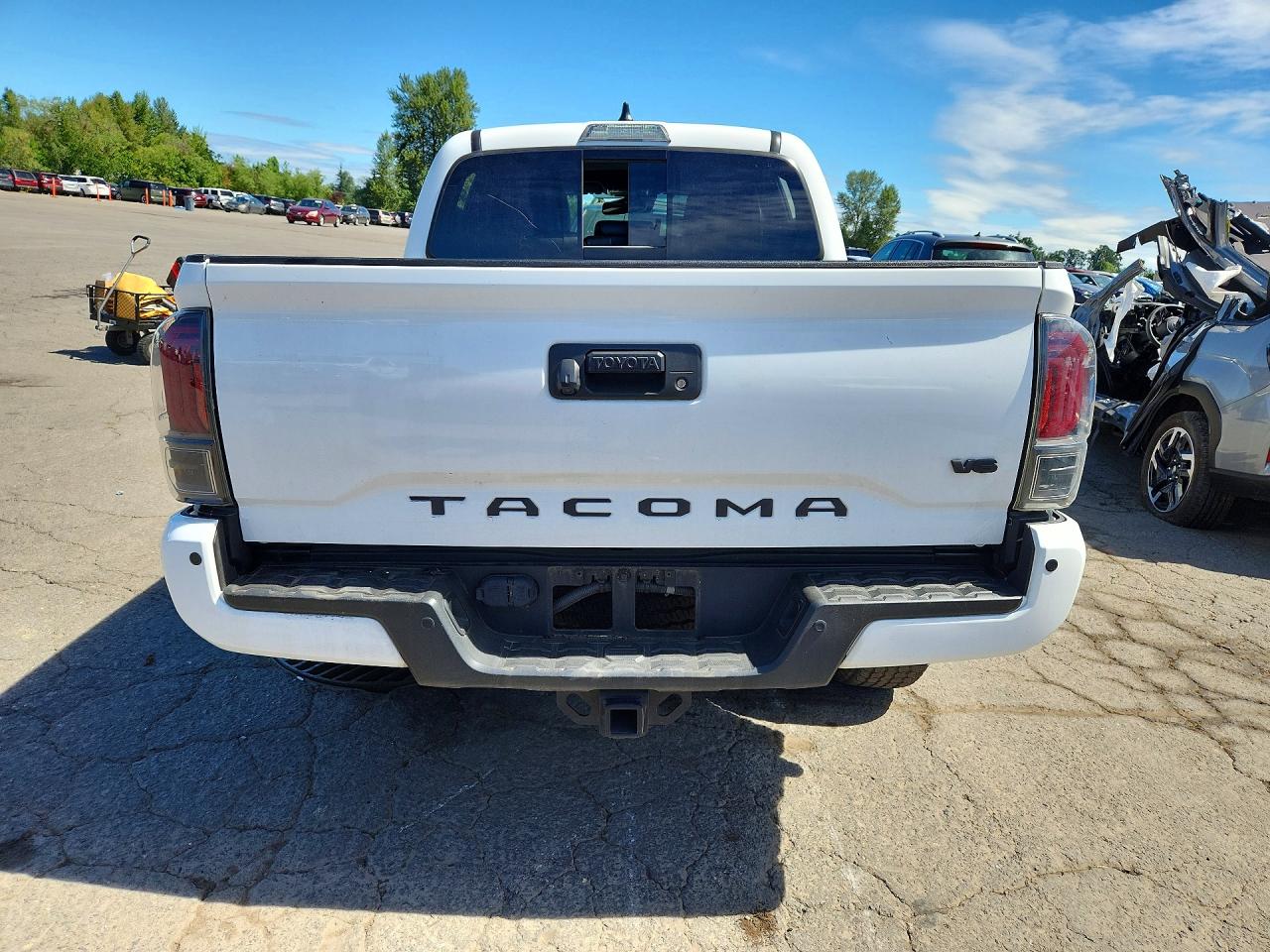 2022 Toyota Tacoma Trd Off-road White vin: 3TMCZ5AN6NM481757