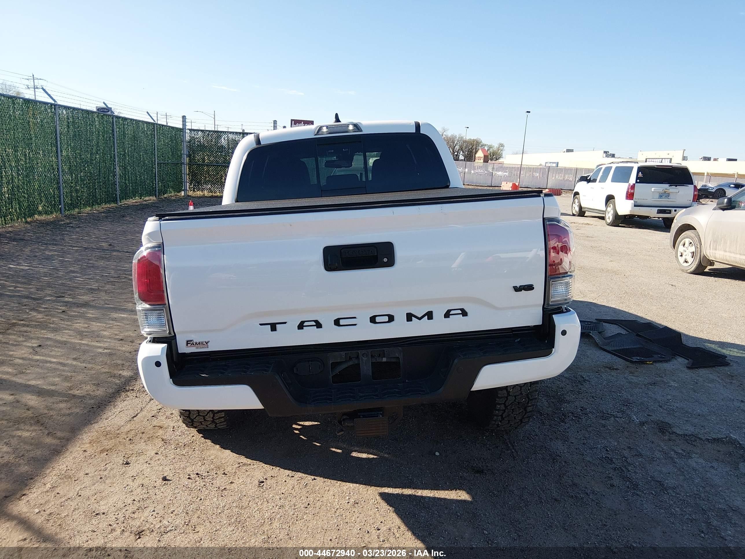 2022 Toyota Tacoma Trd Sport Белый vin: 3TMCZ5AN7NM475322