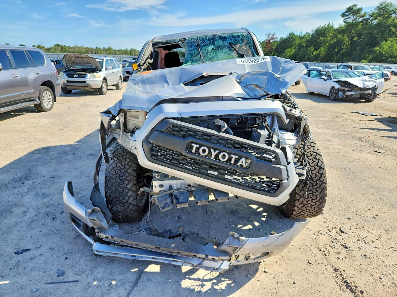 2017 Toyota Tacoma Trd Sport Silver vin: 3TMCZ5AN8HM061857