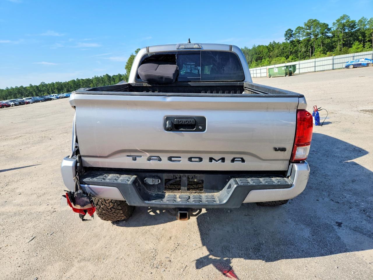 2017 Toyota Tacoma Trd Sport Silver vin: 3TMCZ5AN8HM061857