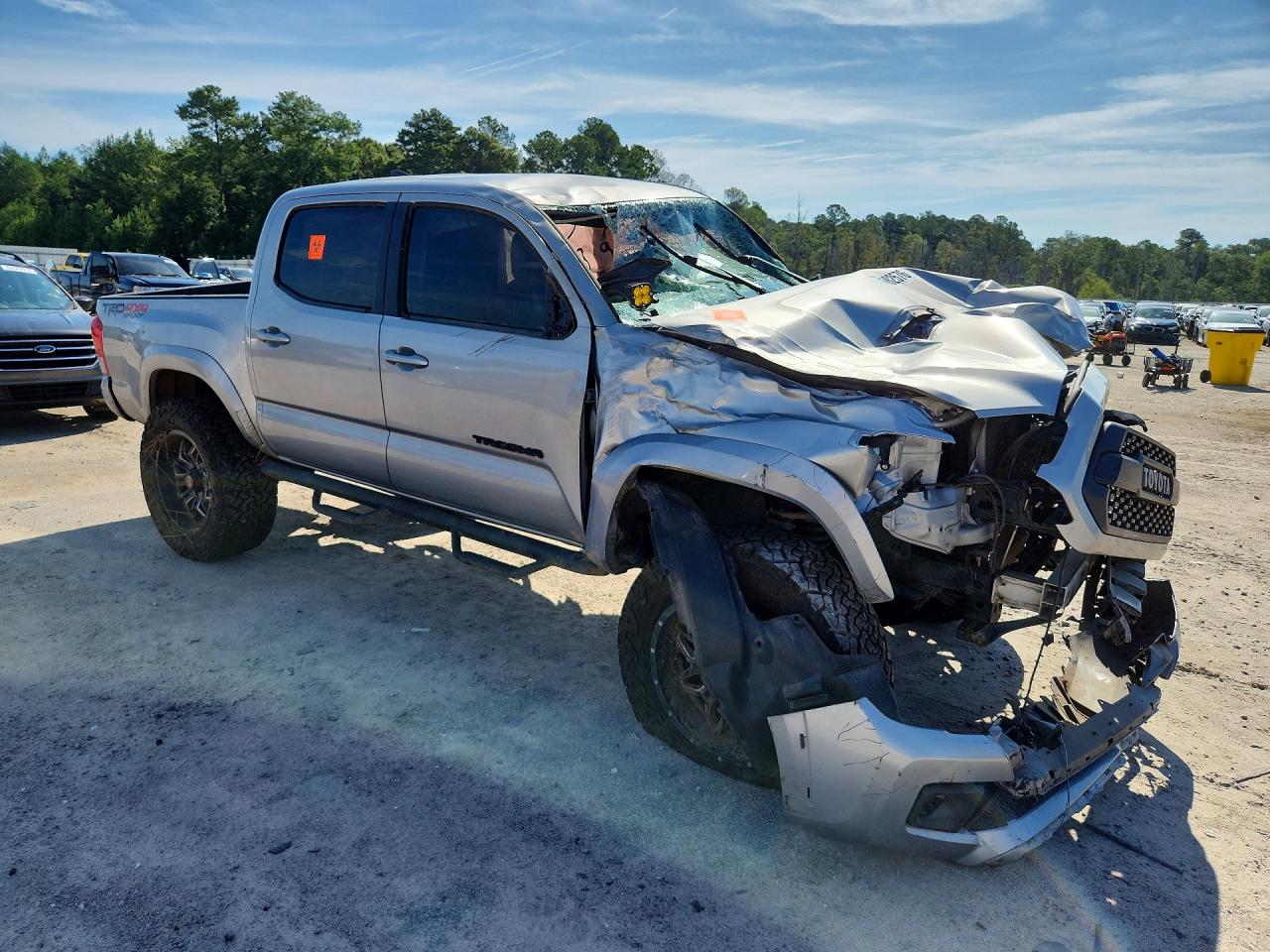 2017 Toyota Tacoma Trd Sport Silver vin: 3TMCZ5AN8HM061857