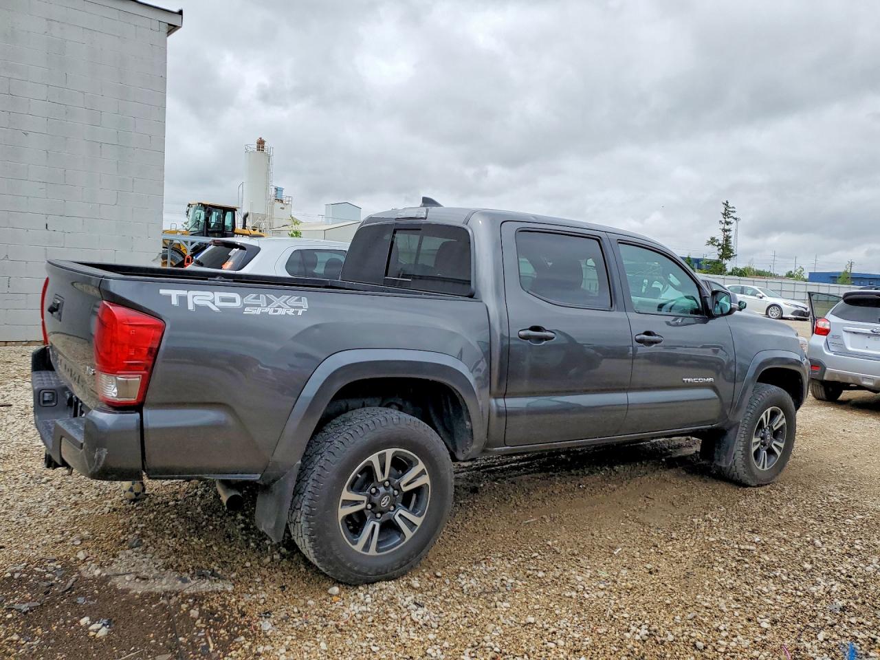 2017 Toyota Tacoma Trd Sport Серый vin: 3TMCZ5AN8HM070607