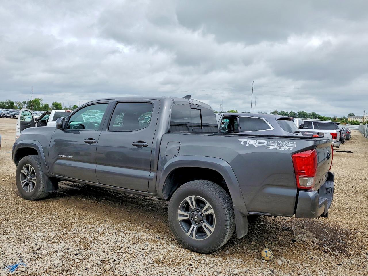 2017 Toyota Tacoma Trd Sport Серый vin: 3TMCZ5AN8HM070607