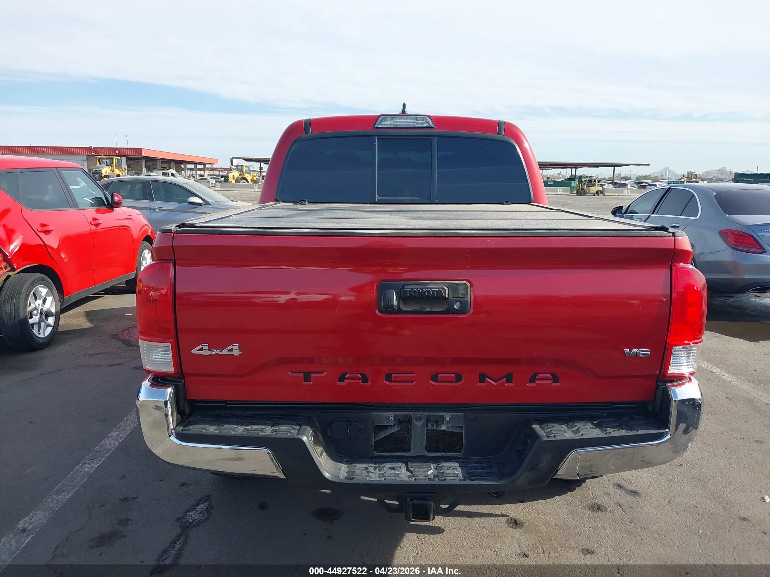 2017 Toyota Tacoma Sr5 V6 Red vin: 3TMCZ5AN8HM093661