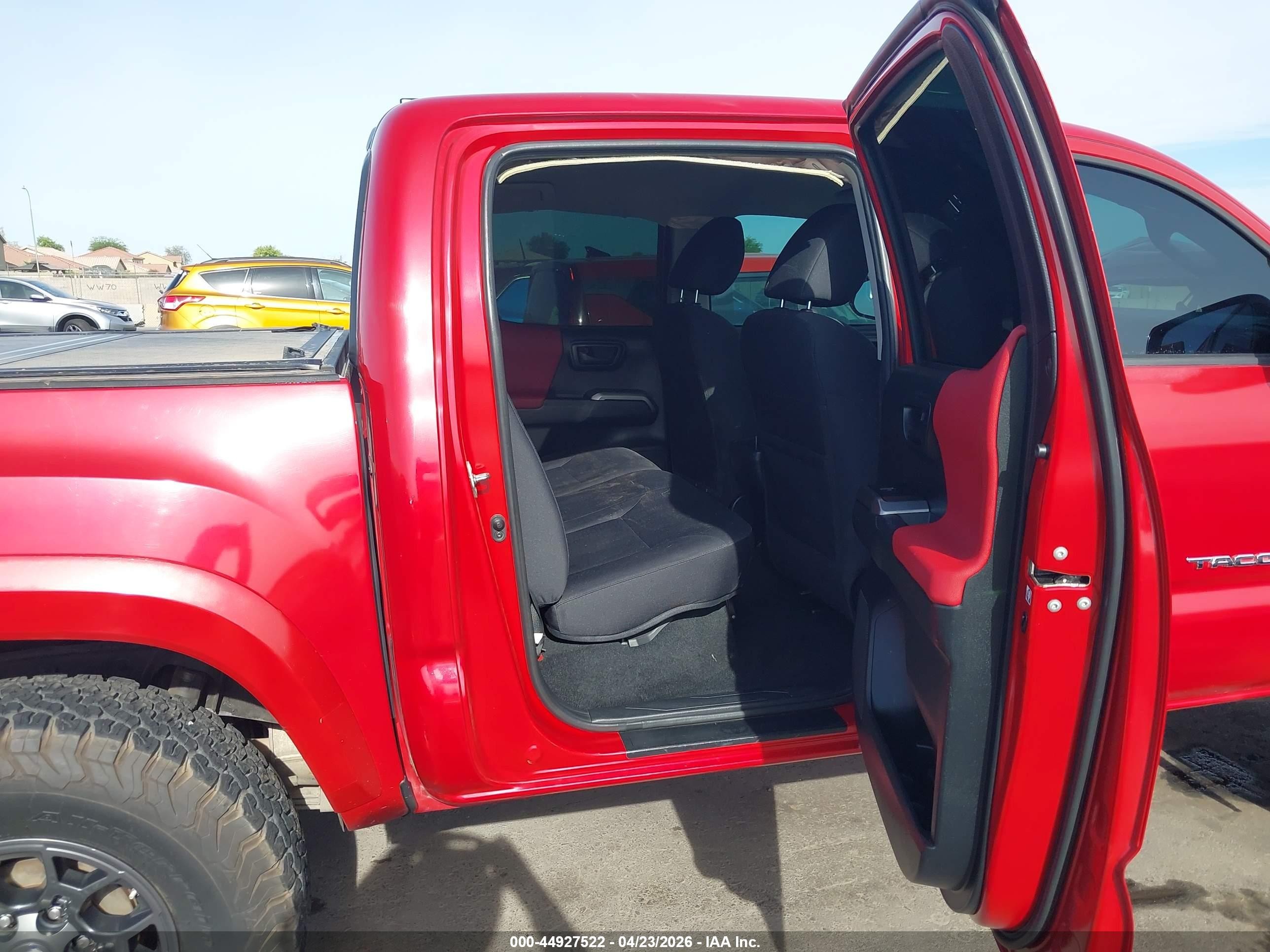 2017 Toyota Tacoma Sr5 V6 Red vin: 3TMCZ5AN8HM093661