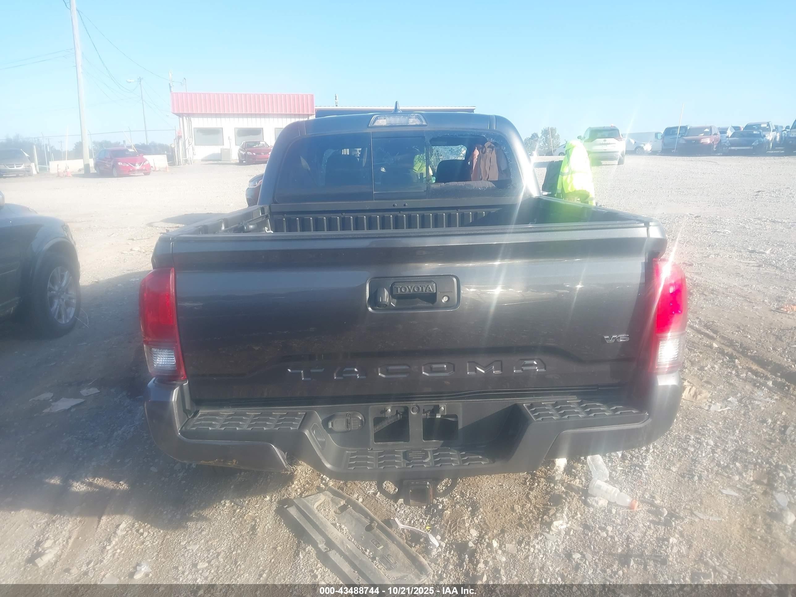 2018 Toyota Tacoma Trd Sport Серый vin: 3TMCZ5AN8JM154318