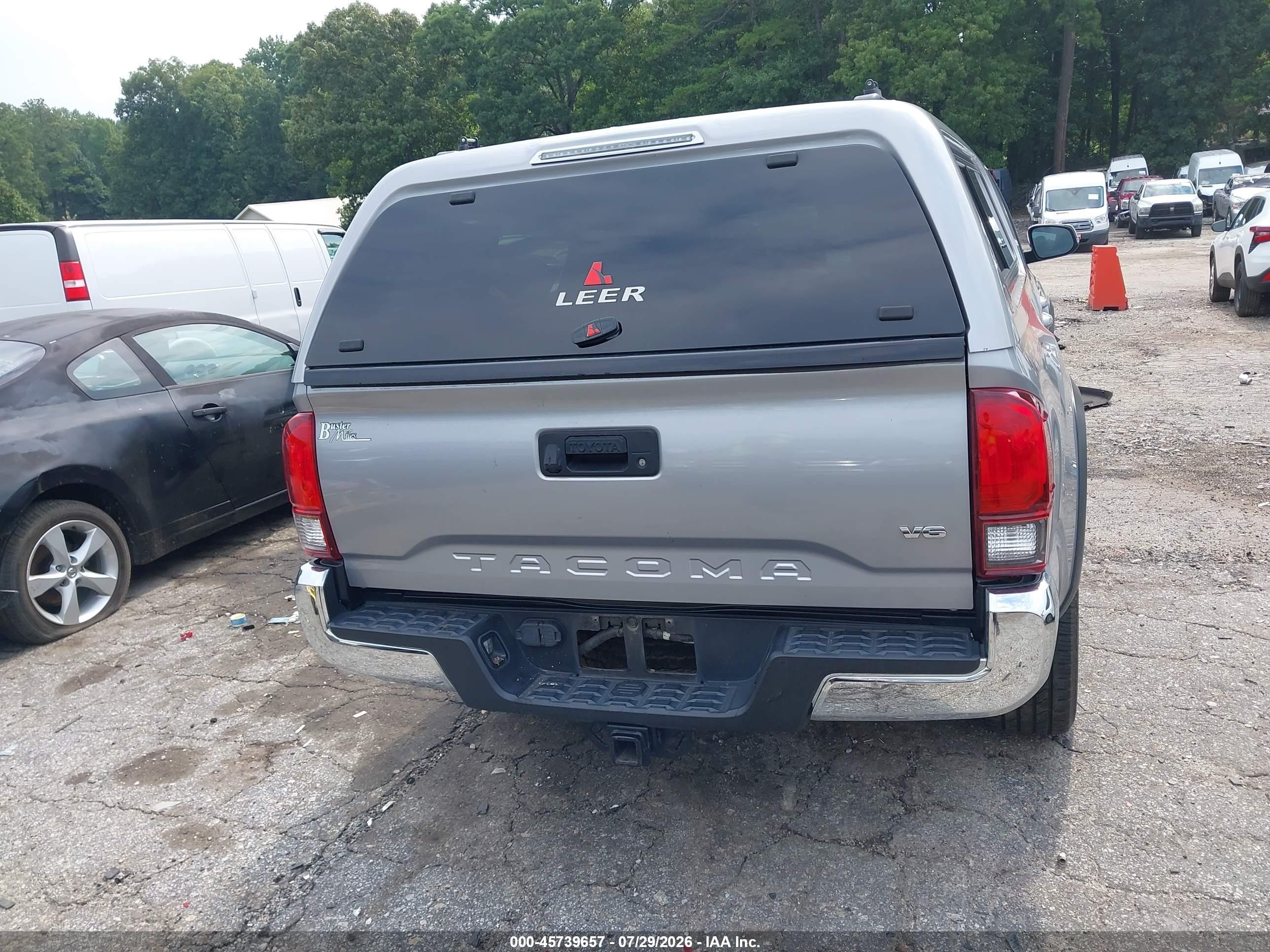 2019 Toyota Tacoma Trd Off Road Silver vin: 3TMCZ5AN8KM209609