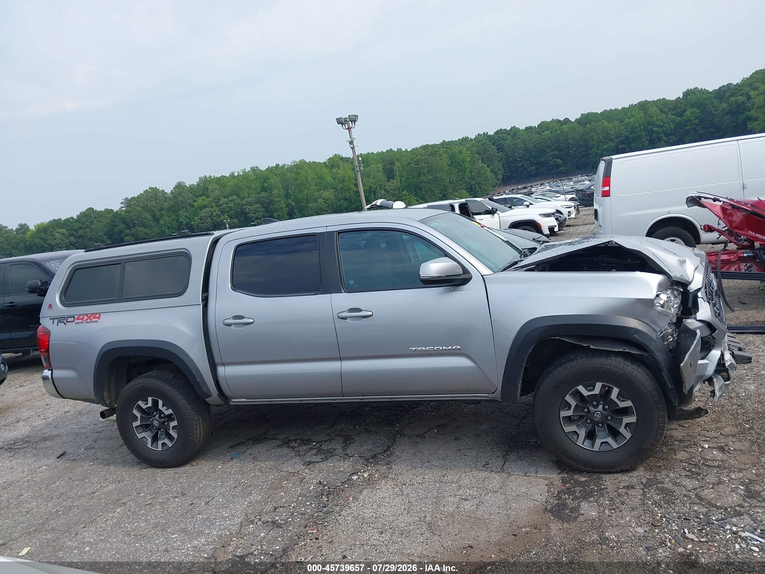 2019 Toyota Tacoma Trd Off Road Silver vin: 3TMCZ5AN8KM209609