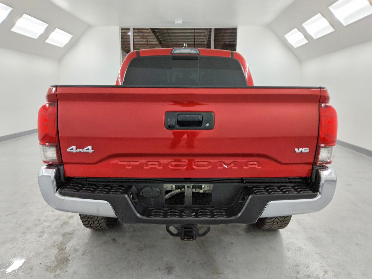 2019 Toyota Tacoma Sr5 V6 Red vin: 3TMCZ5AN8KM224451