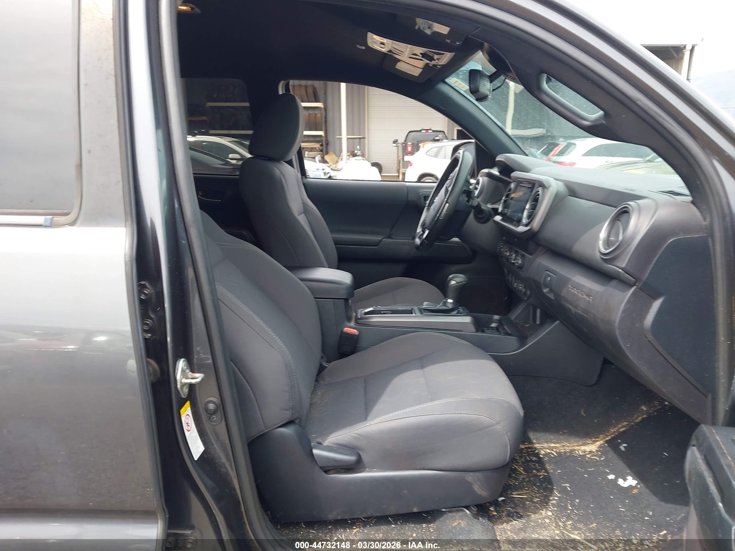 2019 Toyota Tacoma Trd Off Road Gray vin: 3TMCZ5AN8KM257191