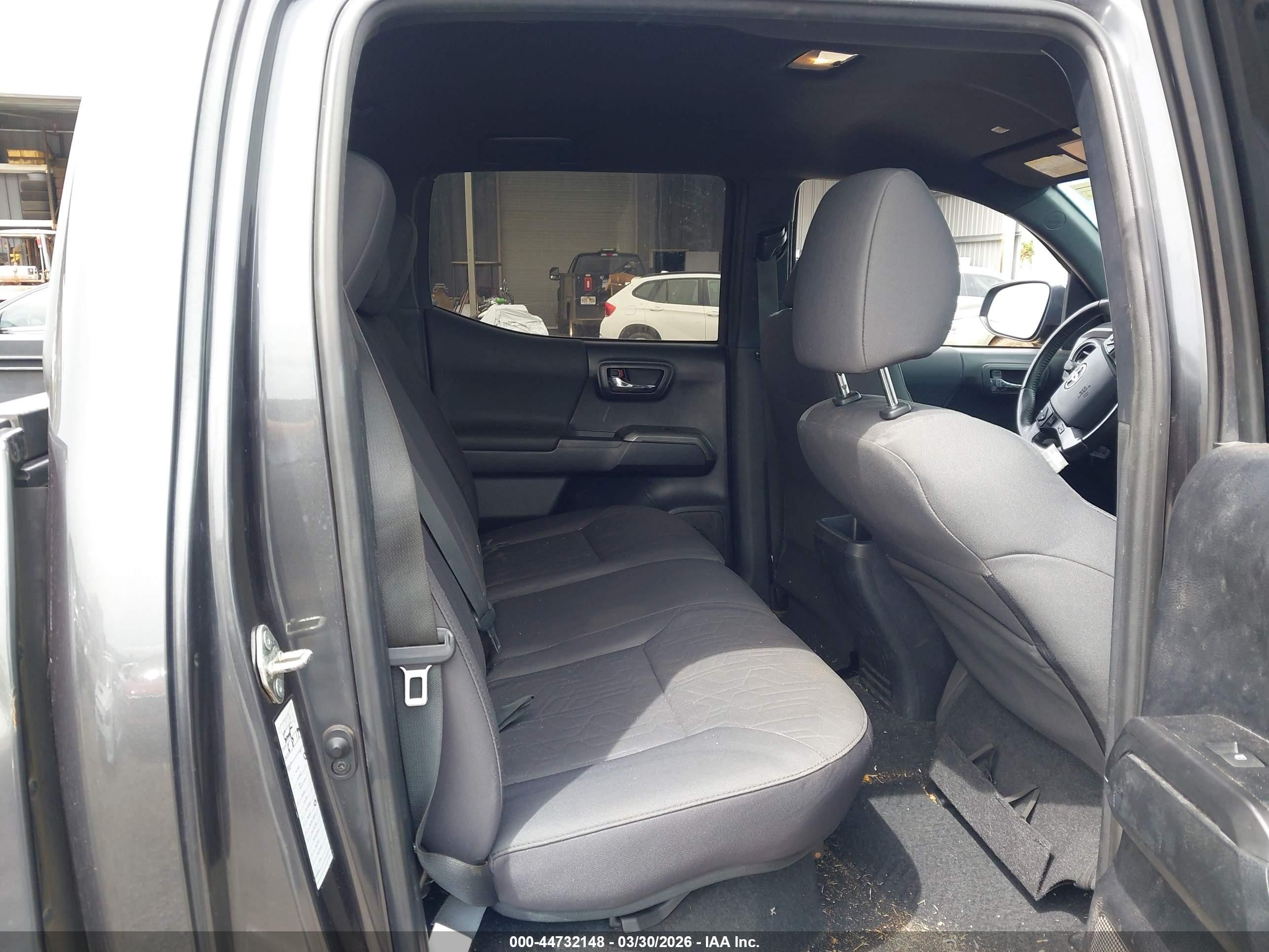 2019 Toyota Tacoma Trd Off Road Gray vin: 3TMCZ5AN8KM257191