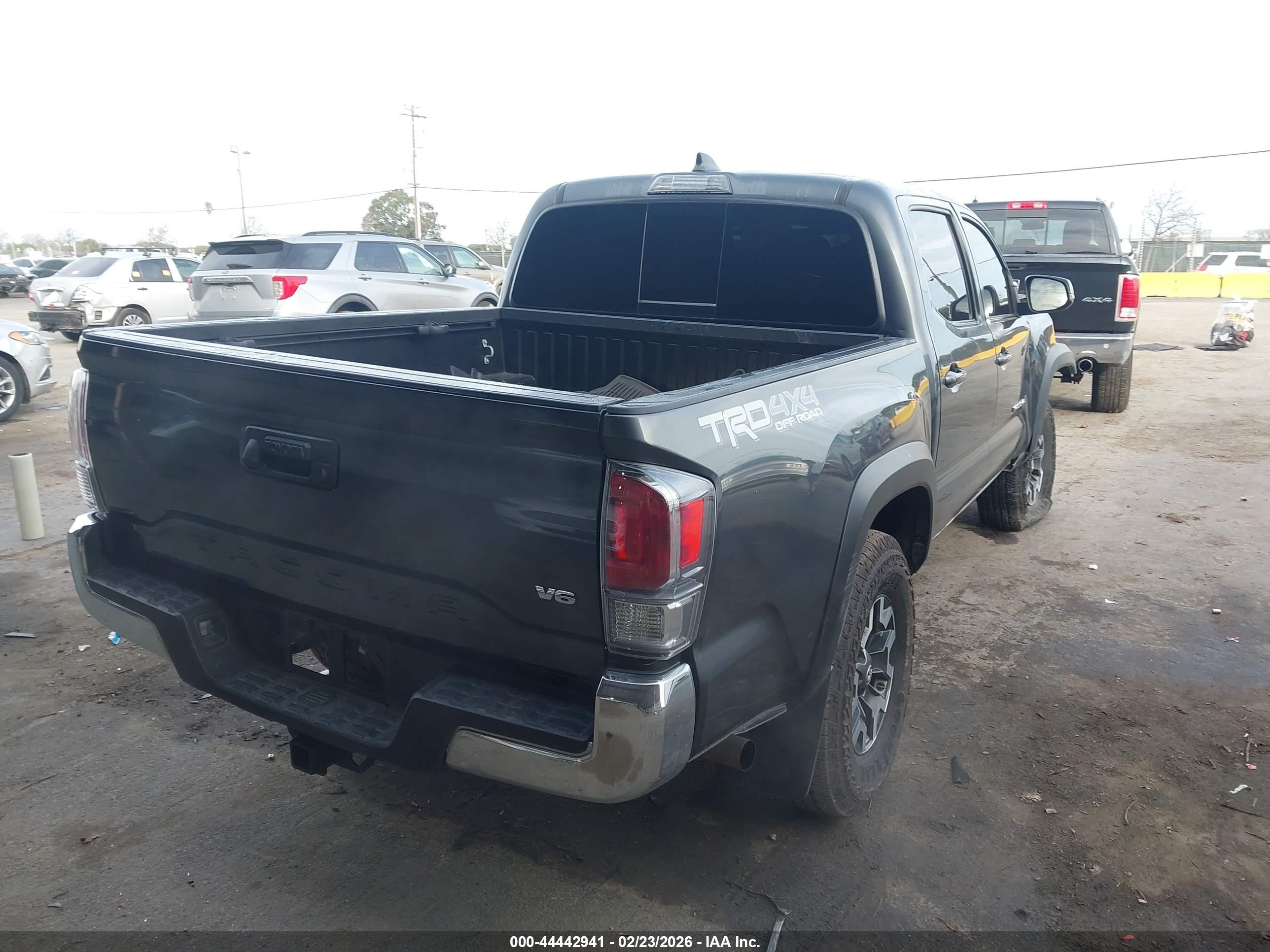 2022 Toyota Tacoma Trd Off Road Gray vin: 3TMCZ5AN8NM532675