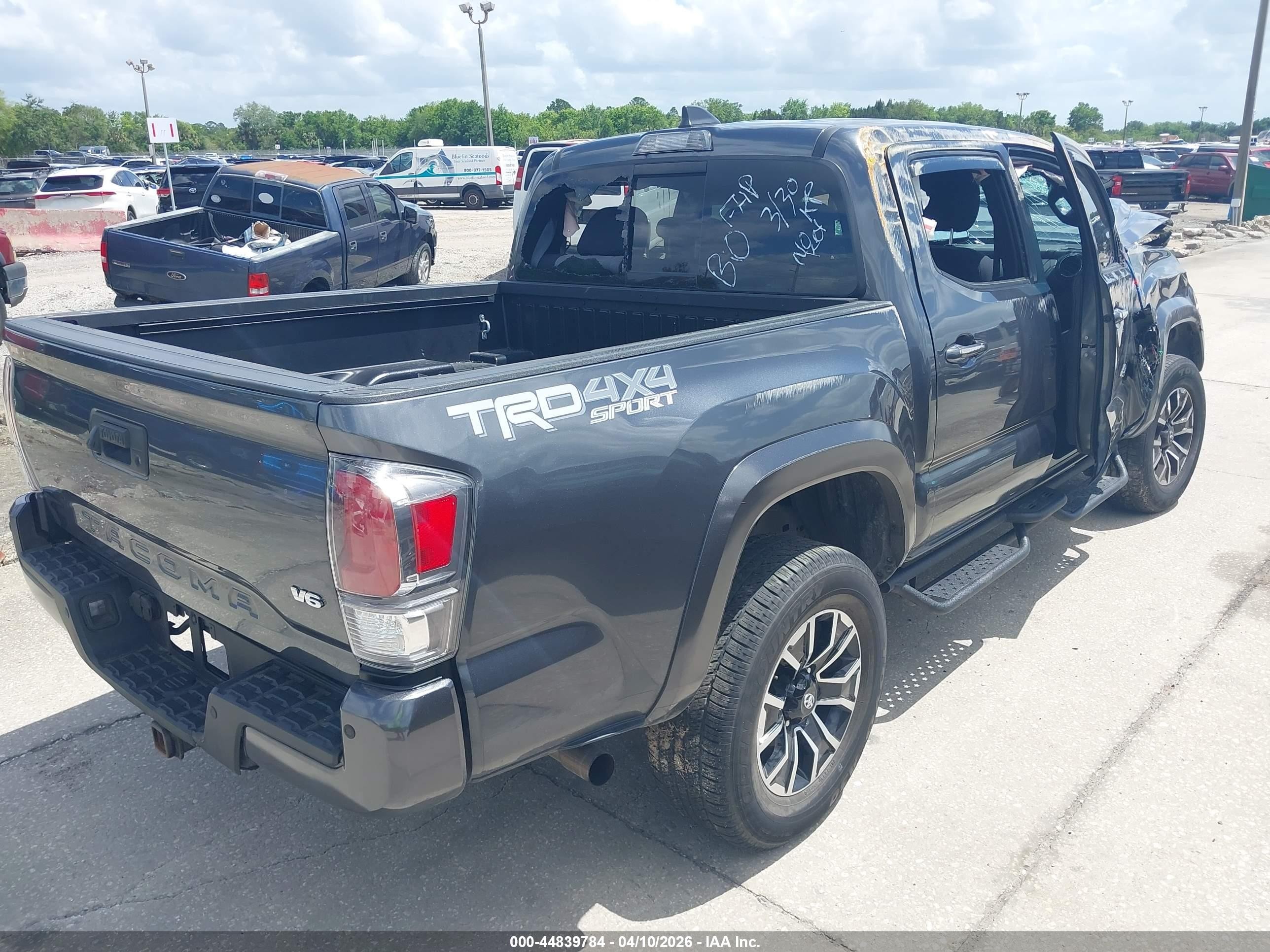 2023 Toyota Tacoma Trd Sport Gray vin: 3TMCZ5AN8PM586738