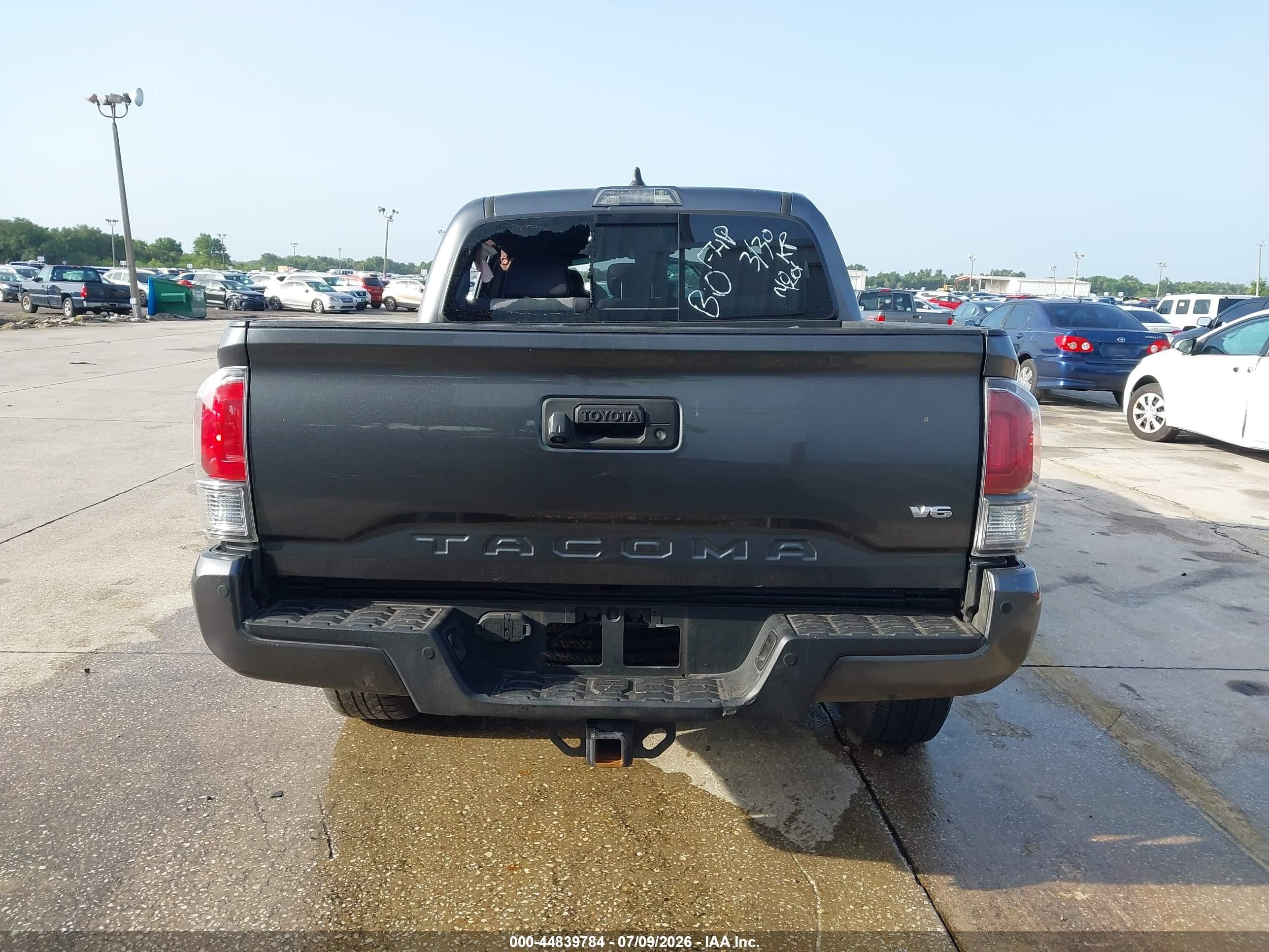 2023 Toyota Tacoma Trd Sport Gray vin: 3TMCZ5AN8PM586738