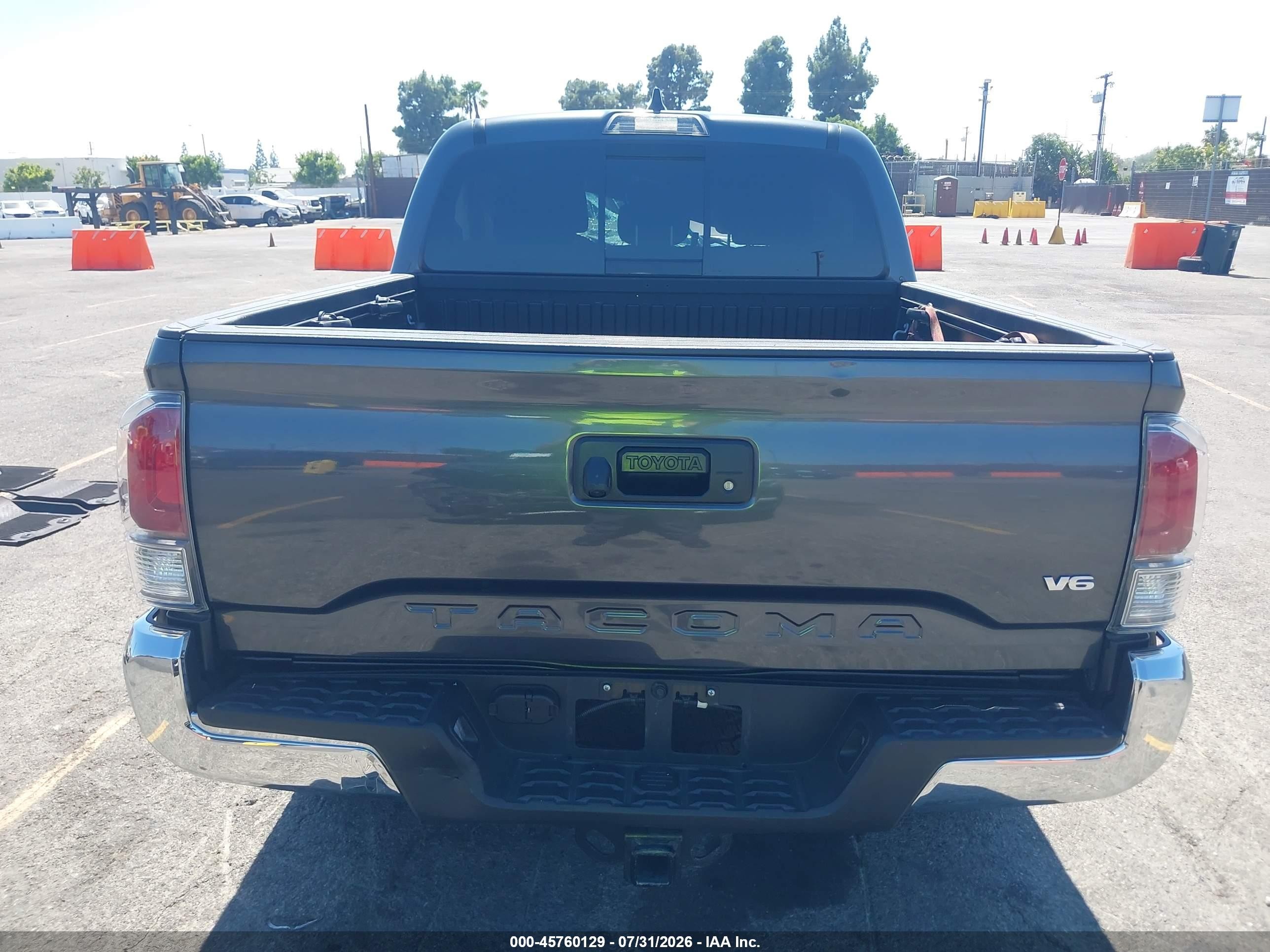 2023 Toyota Tacoma Trd Off Road Gray vin: 3TMCZ5AN8PM620144