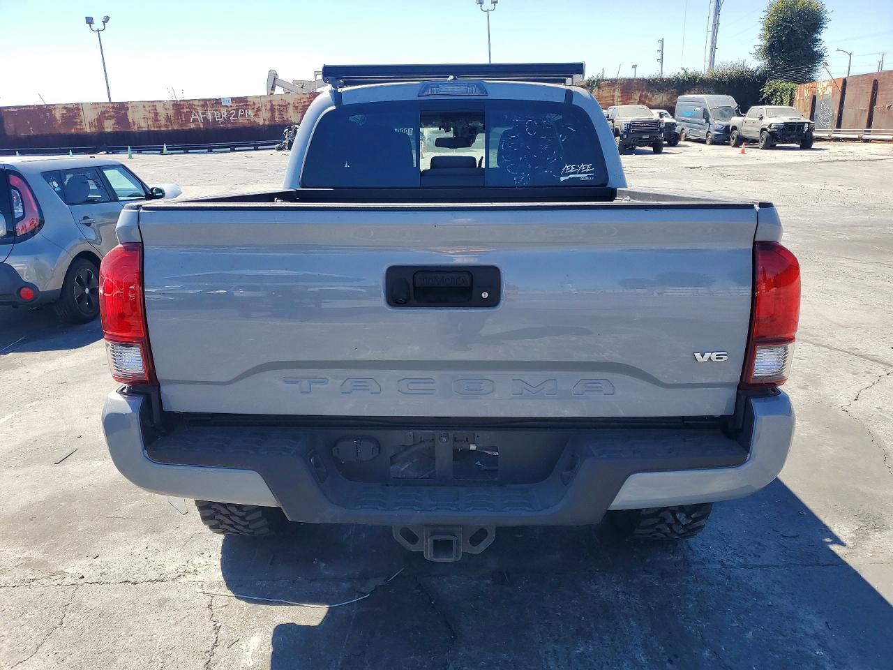 2018 Toyota Tacoma Trd Sport Серый vin: 3TMCZ5AN9JM148706