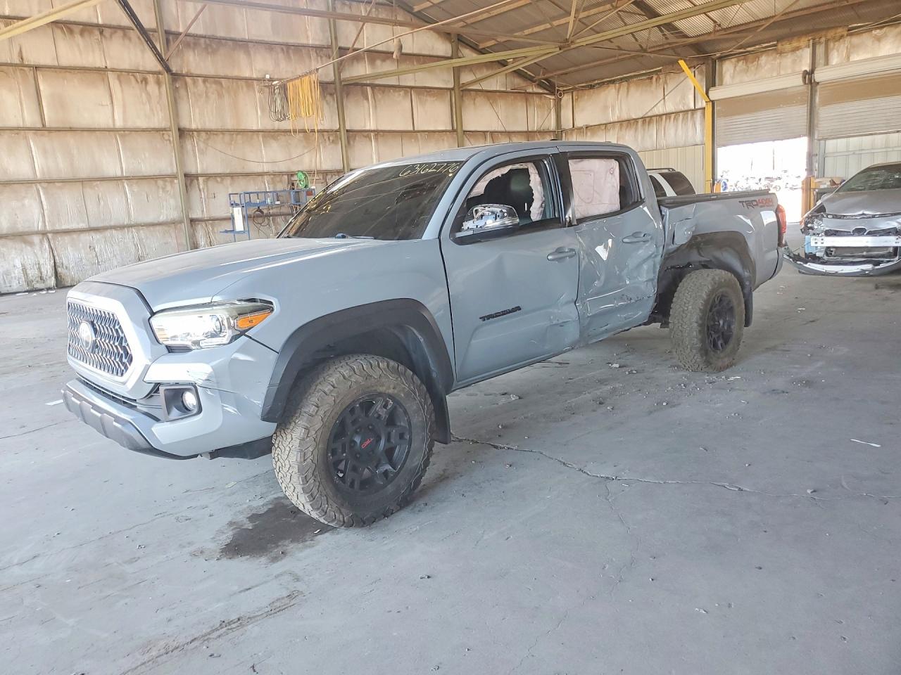2019 Toyota Tacoma Trd Off-road Gray vin: 3TMCZ5AN9KM221252