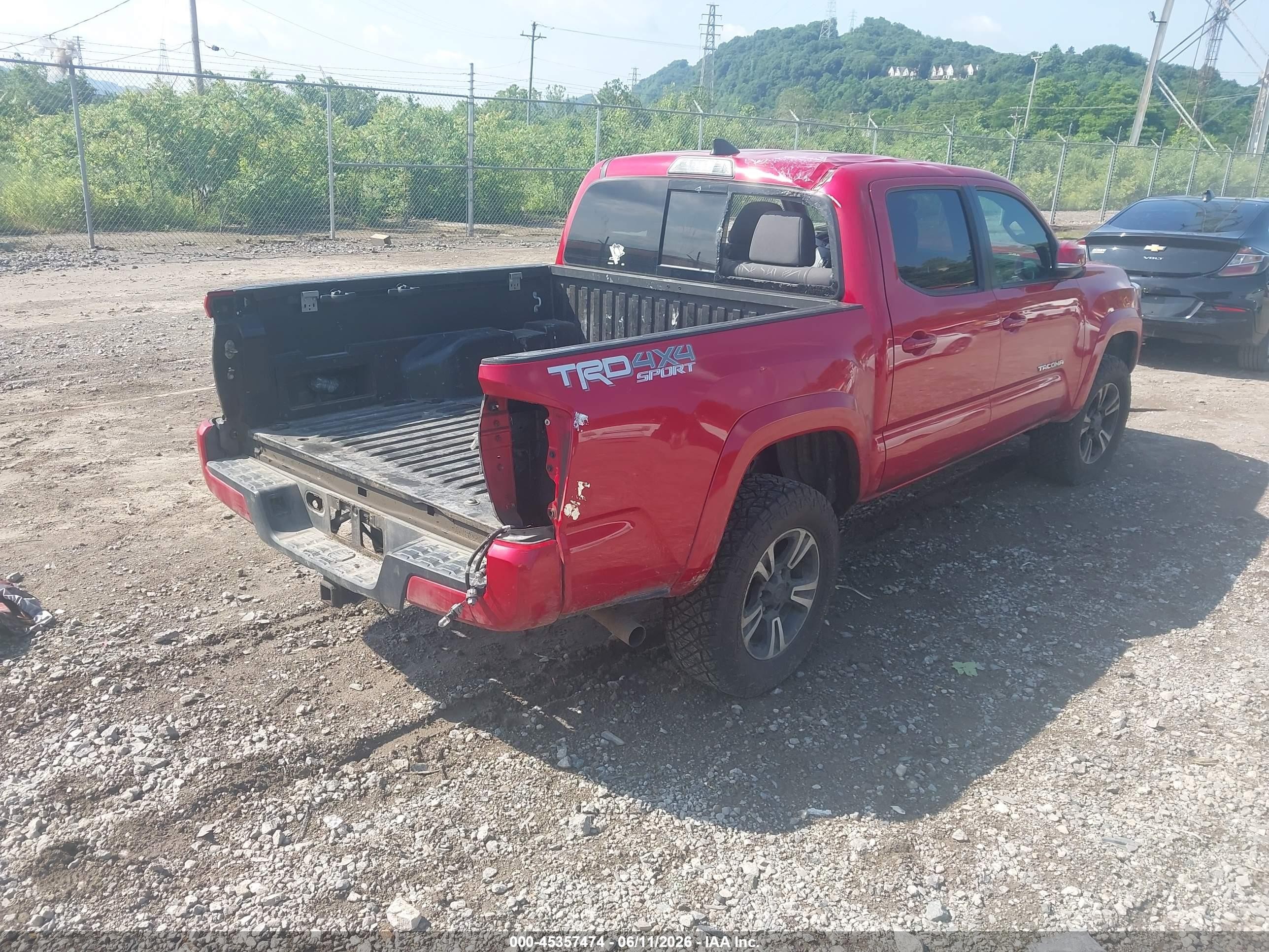 2017 Toyota Tacoma Trd Sport Red vin: 3TMCZ5ANXHM118804