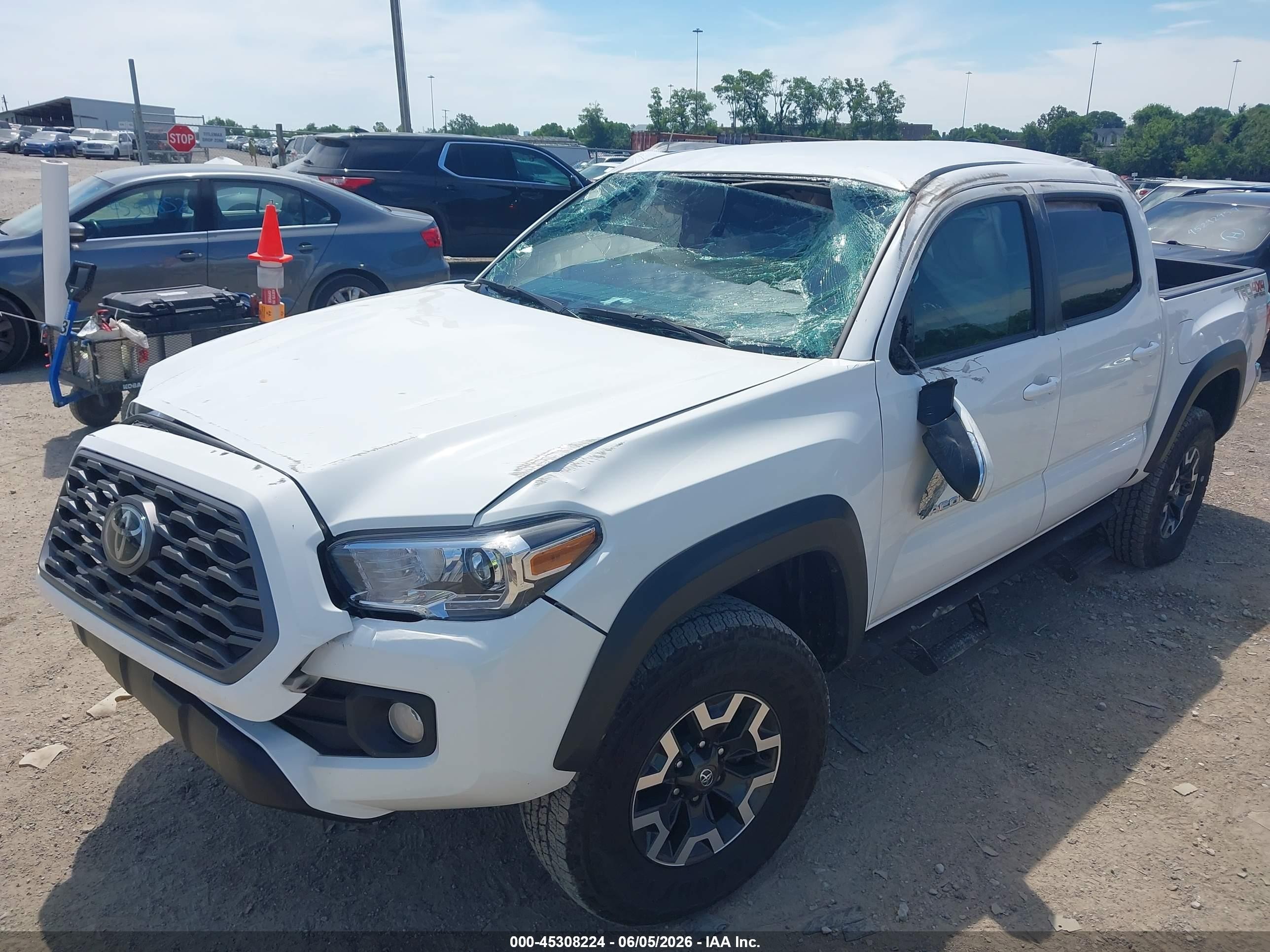 2023 Toyota Tacoma Trd Off Road White vin: 3TMCZ5ANXPM544068