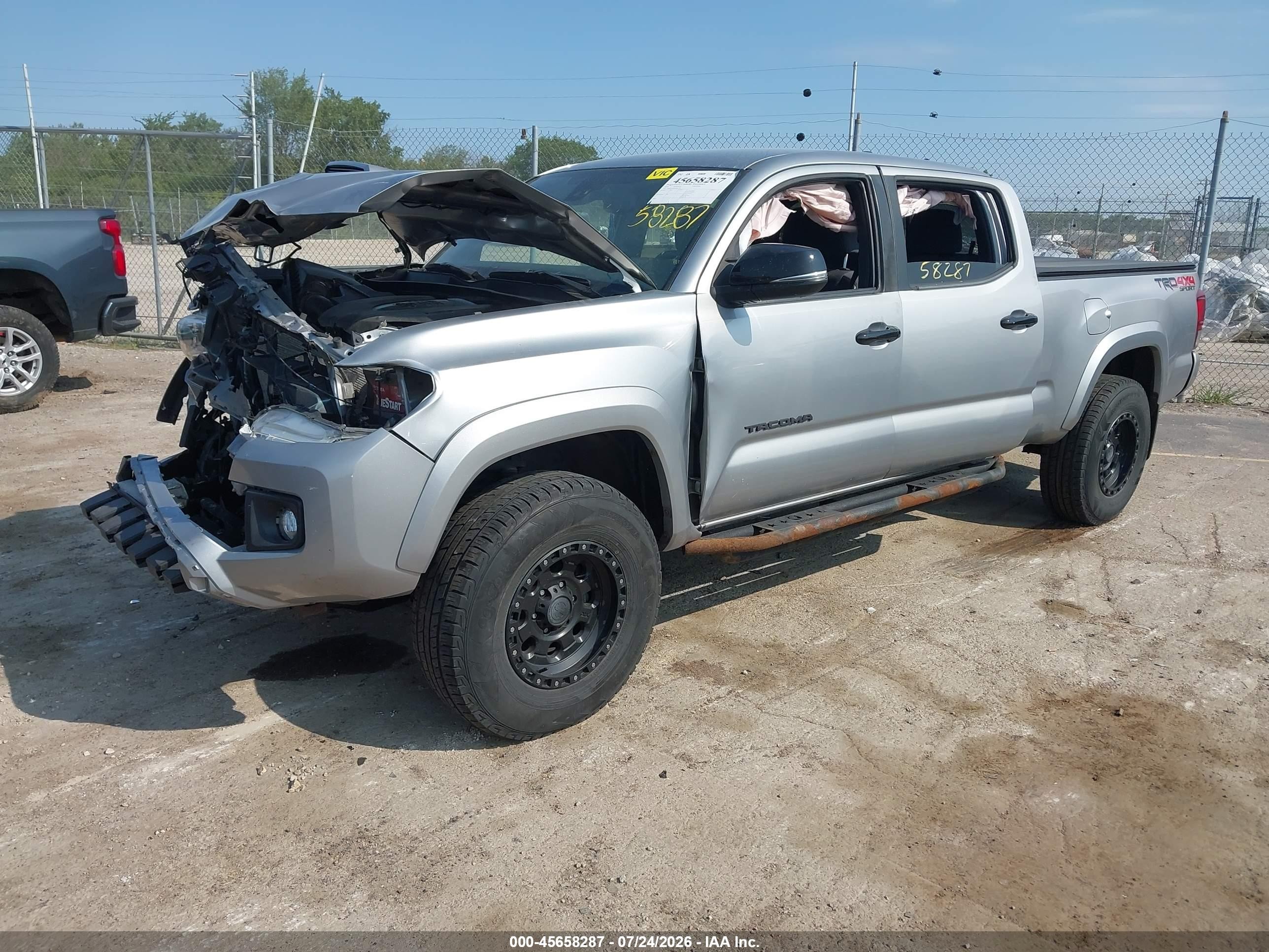 2019 Toyota Tacoma Trd Sport Silver vin: 3TMDZ5BN0KM063709