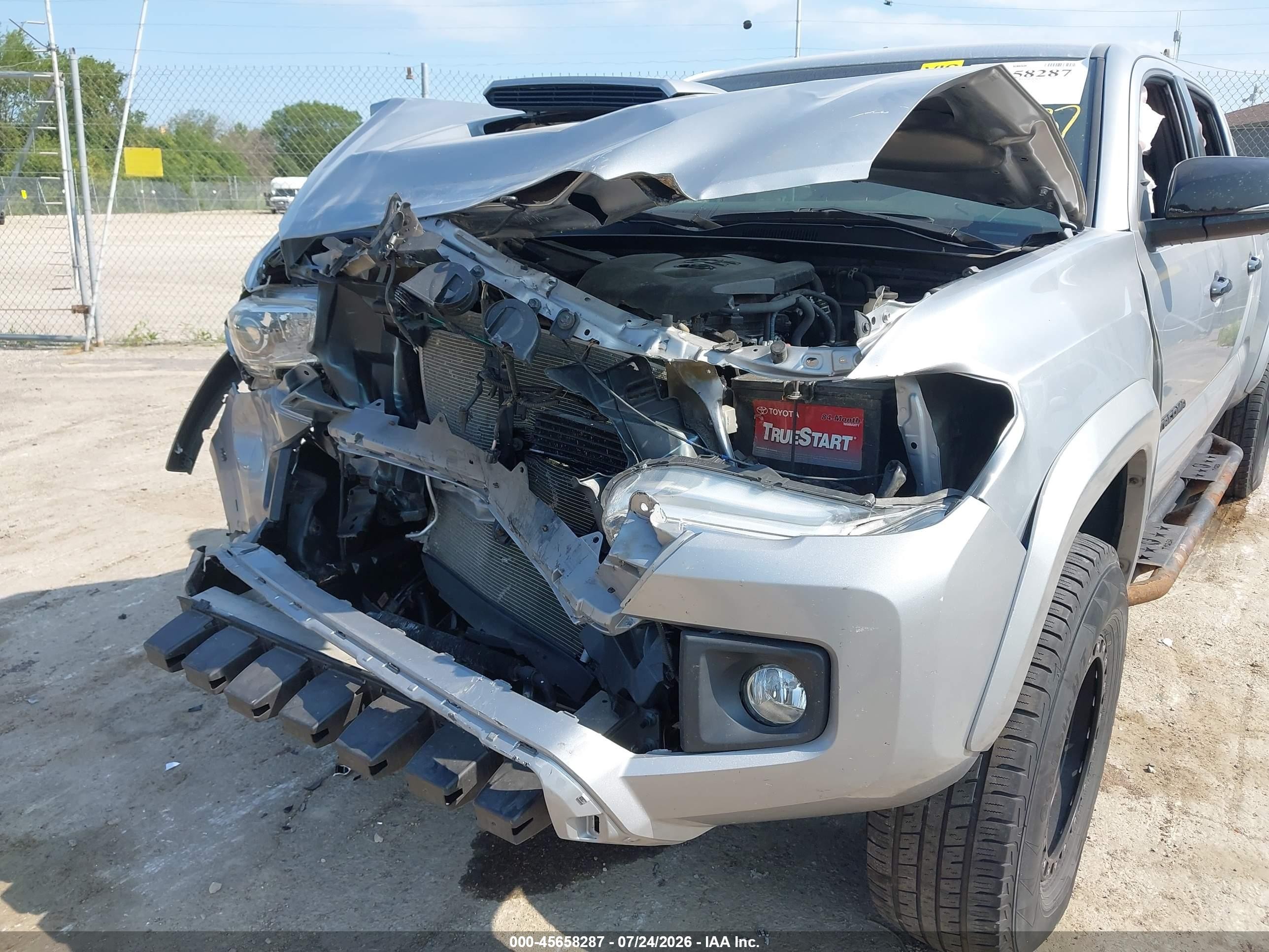 2019 Toyota Tacoma Trd Sport Silver vin: 3TMDZ5BN0KM063709