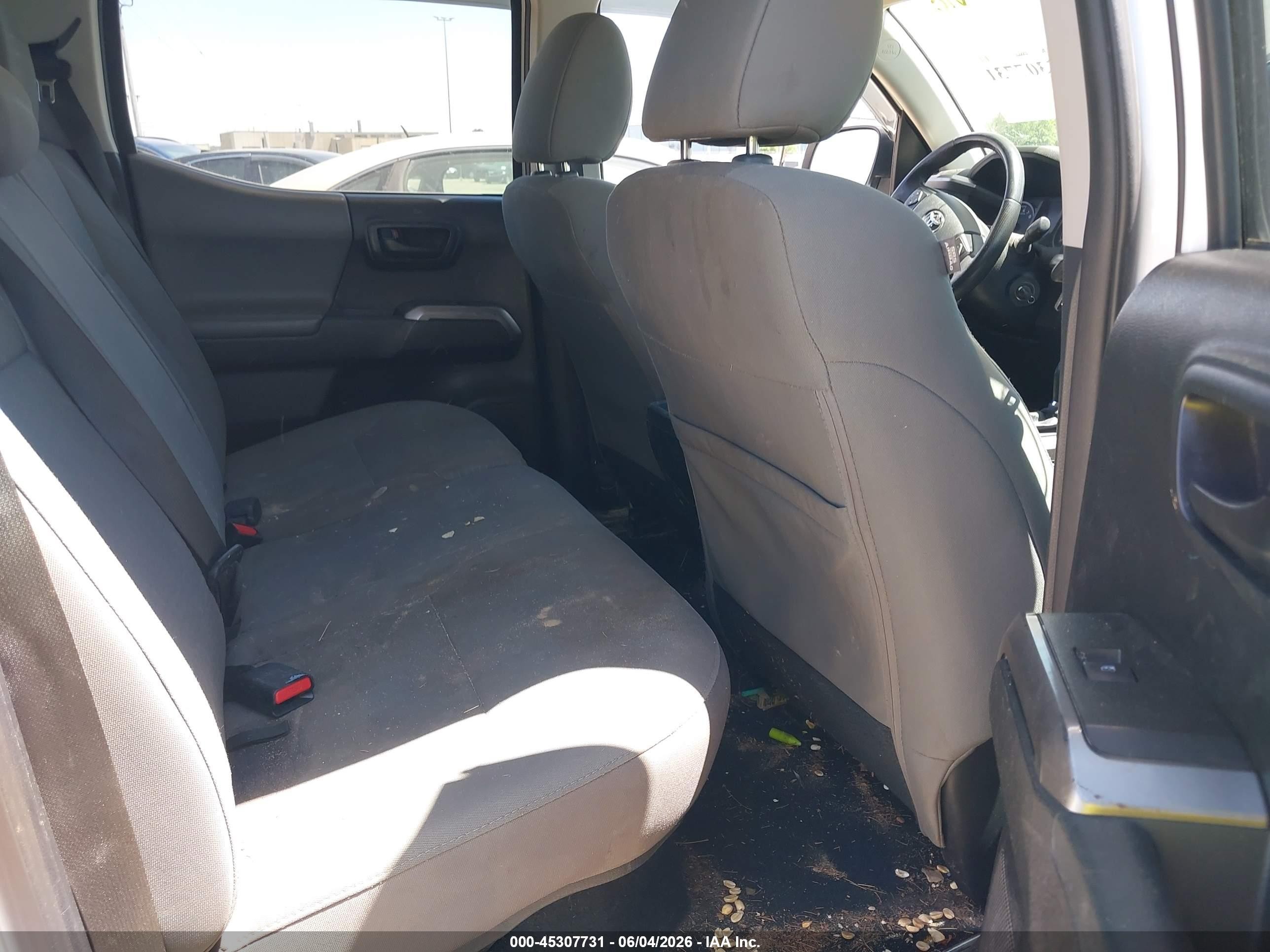 2018 Toyota Tacoma Sr5 V6 White vin: 3TMDZ5BN3JM048555