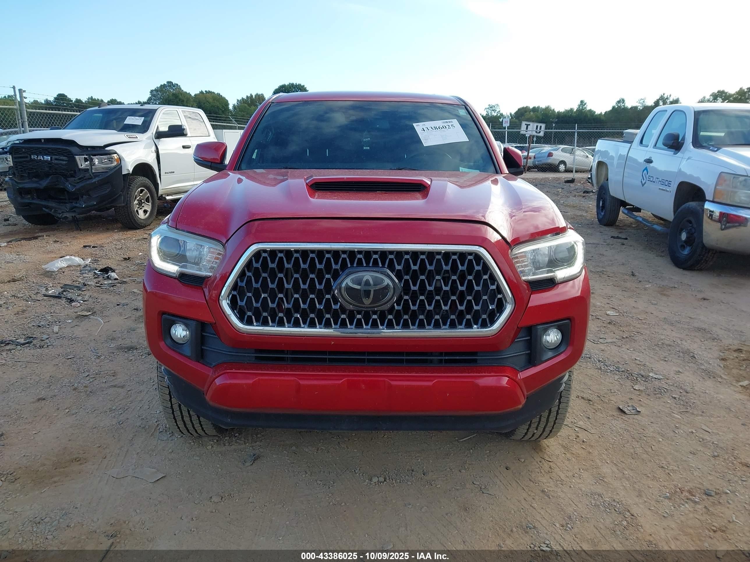 2018 Toyota Tacoma Trd Sport Красный vin: 3TMDZ5BN4JM052047