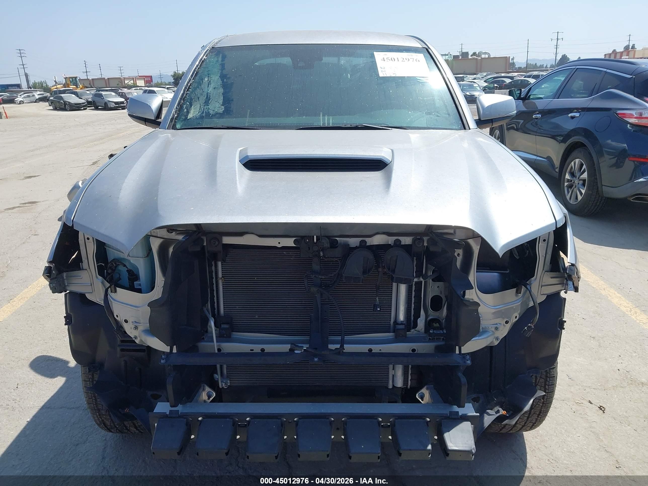 2023 Toyota Tacoma Trd Sport Серебряный vin: 3TMDZ5BN4PM164145