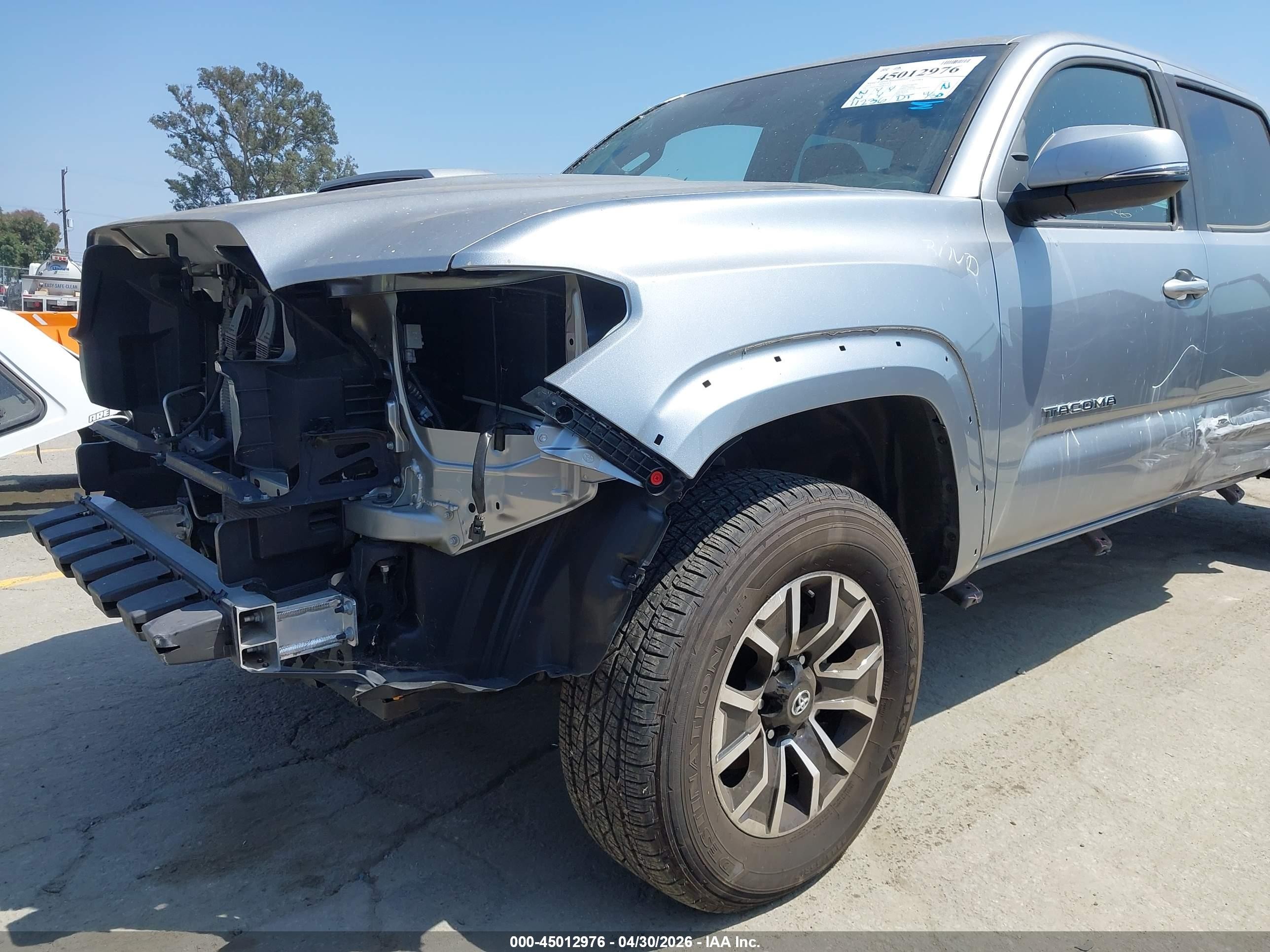 2023 Toyota Tacoma Trd Sport Серебряный vin: 3TMDZ5BN4PM164145