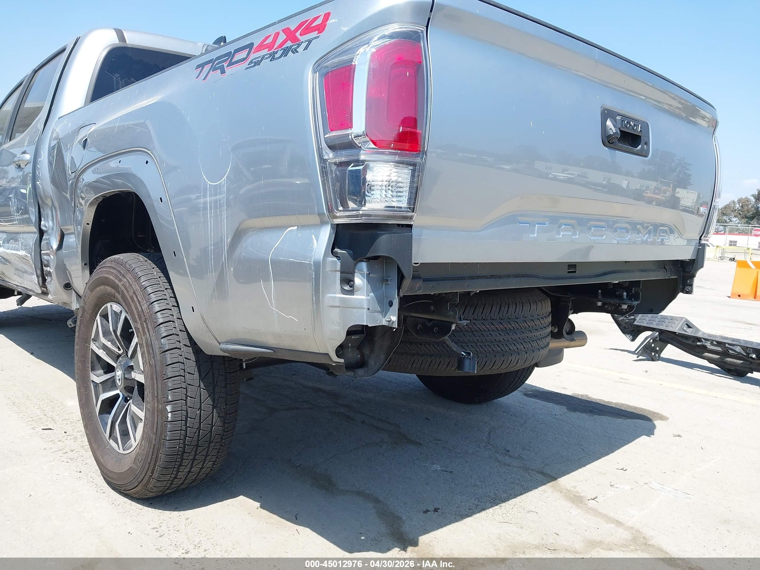 2023 Toyota Tacoma Trd Sport Серебряный vin: 3TMDZ5BN4PM164145