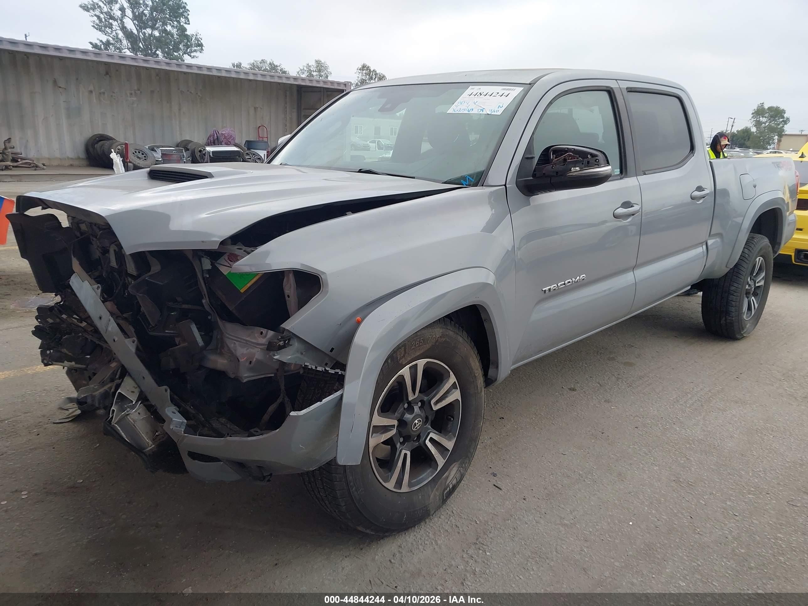 2018 Toyota Tacoma Trd Sport Серый vin: 3TMDZ5BN7JM051961