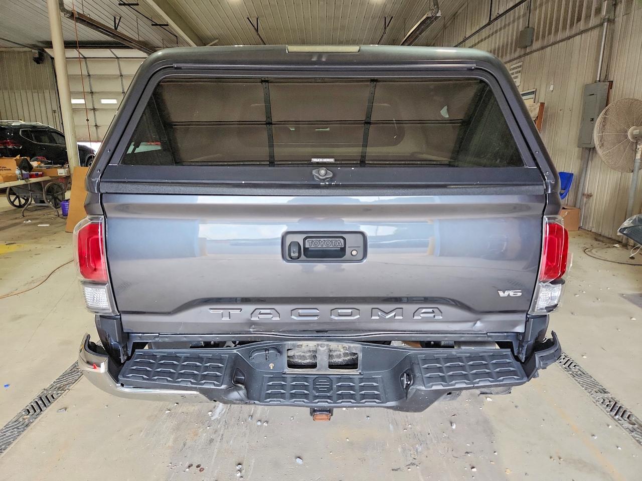 2021 Toyota Tacoma Trd Off-road Угольный vin: 3TMDZ5BN8MM103649