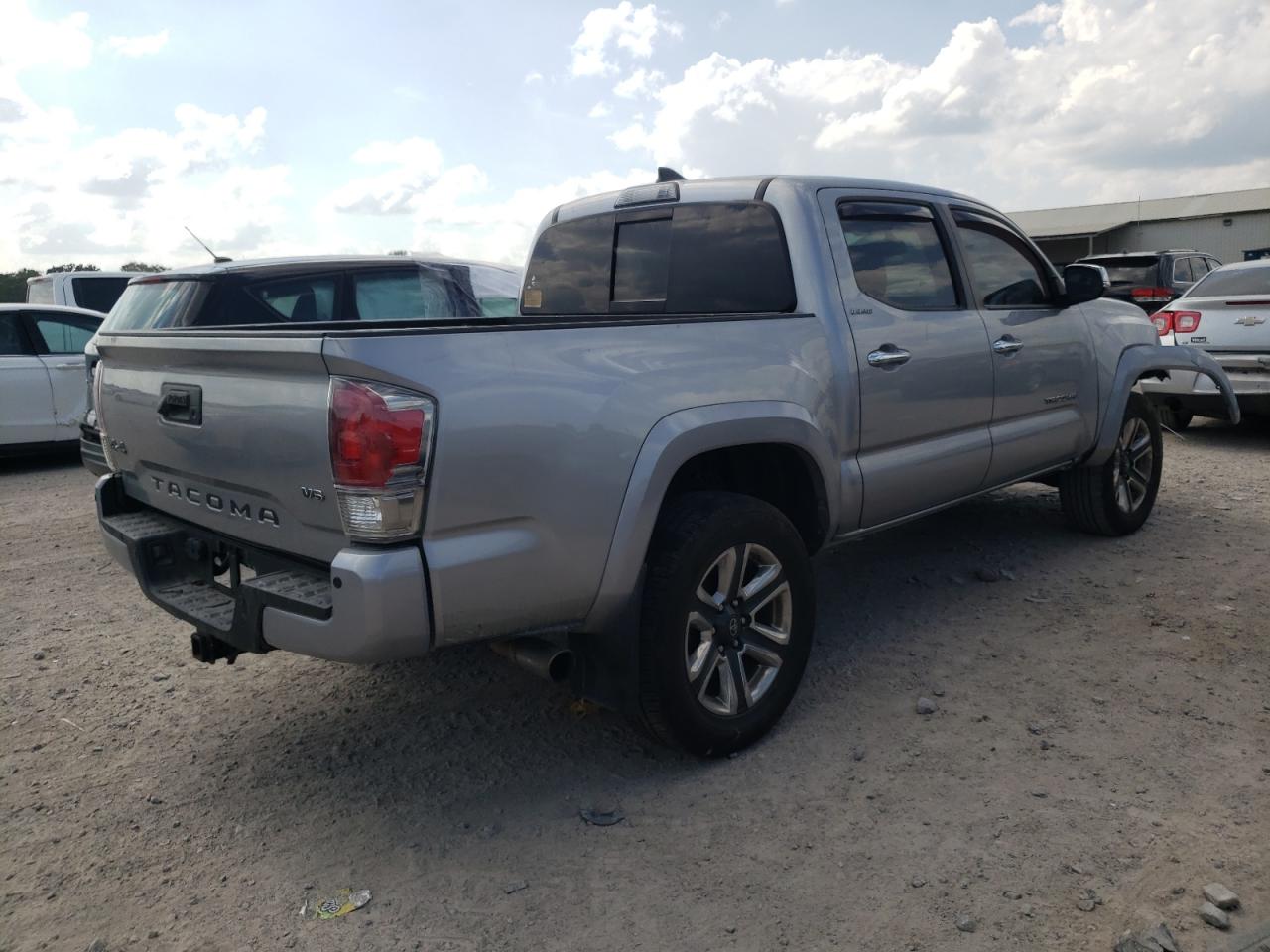 2017 Toyota Tacoma Double Cab Серебряный vin: 3TMGZ5AN0HM091758
