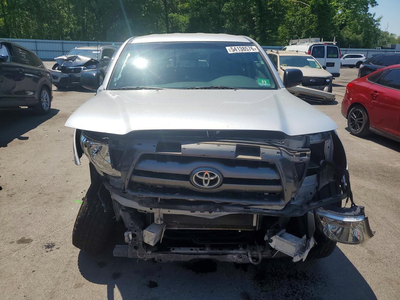 2010 Toyota Tacoma Double Cab Prerunner Silver vin: 3TMJU4GN0AM102334