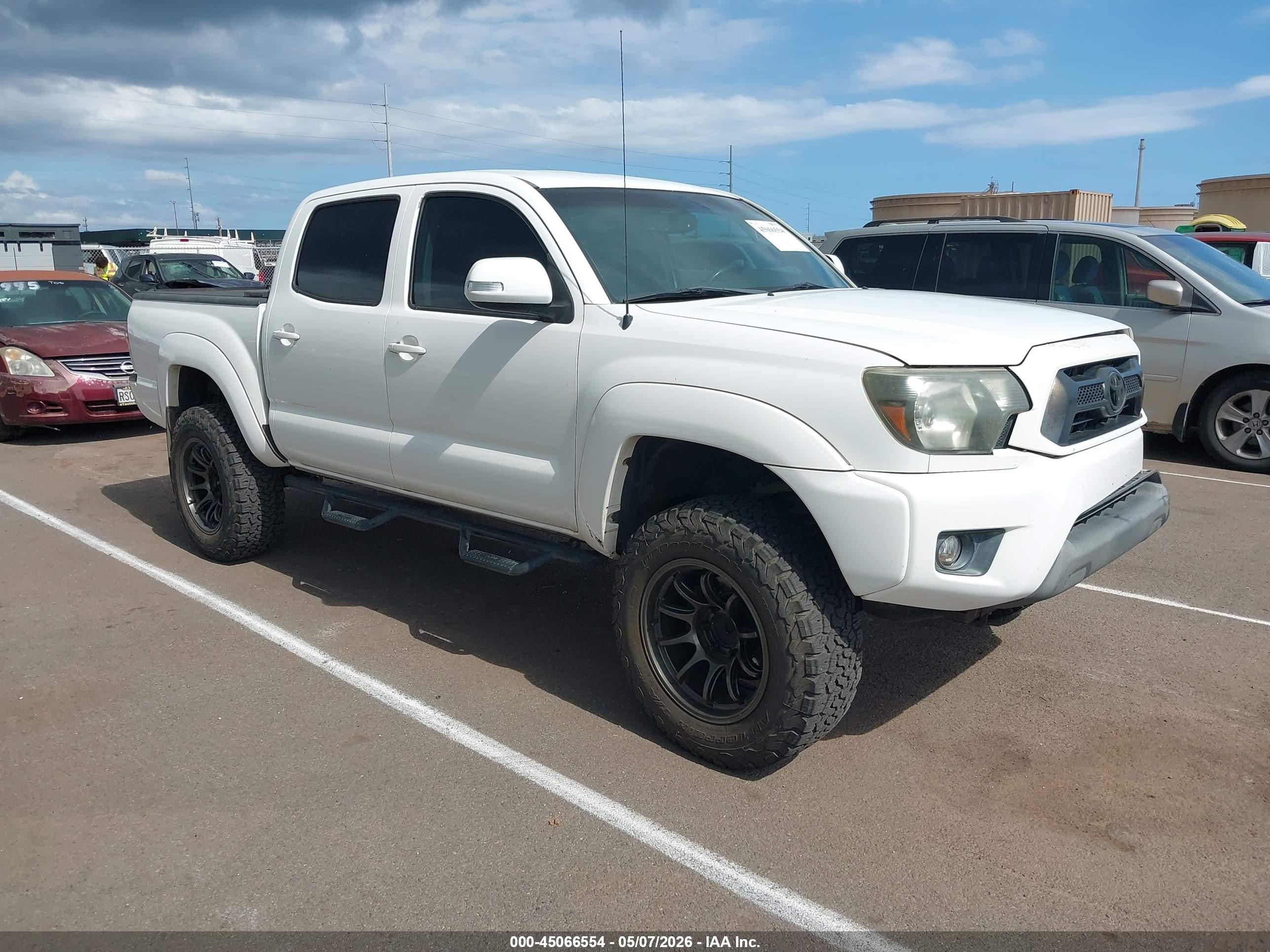 2012 Toyota Tacoma Prerunner V6 Белый vin: 3TMJU4GN1CM129612