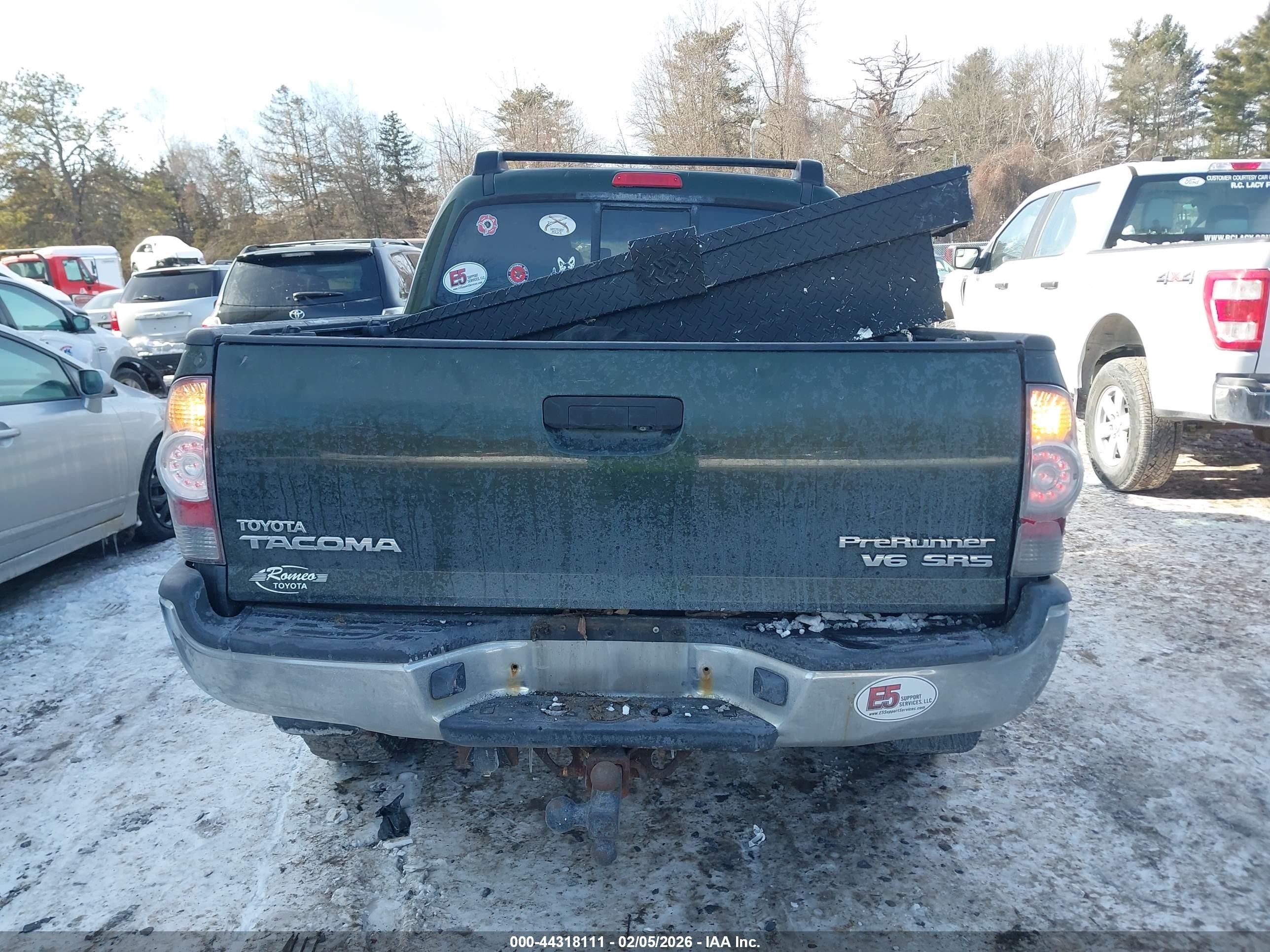 2013 Toyota Tacoma Prerunner V6 Green vin: 3TMJU4GN1DM151031