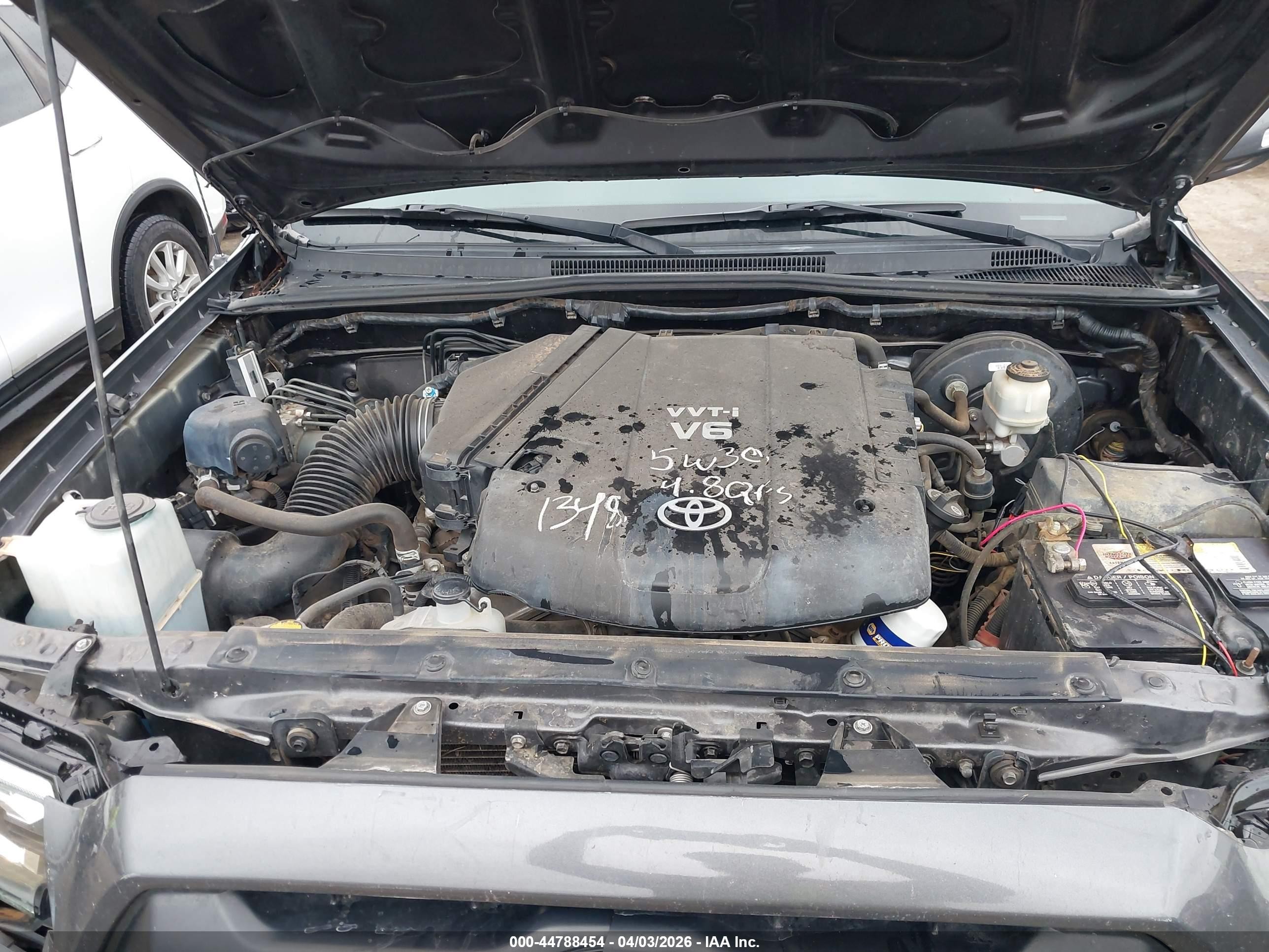 2013 Toyota Tacoma Prerunner V6 Gray vin: 3TMJU4GN1DM151286