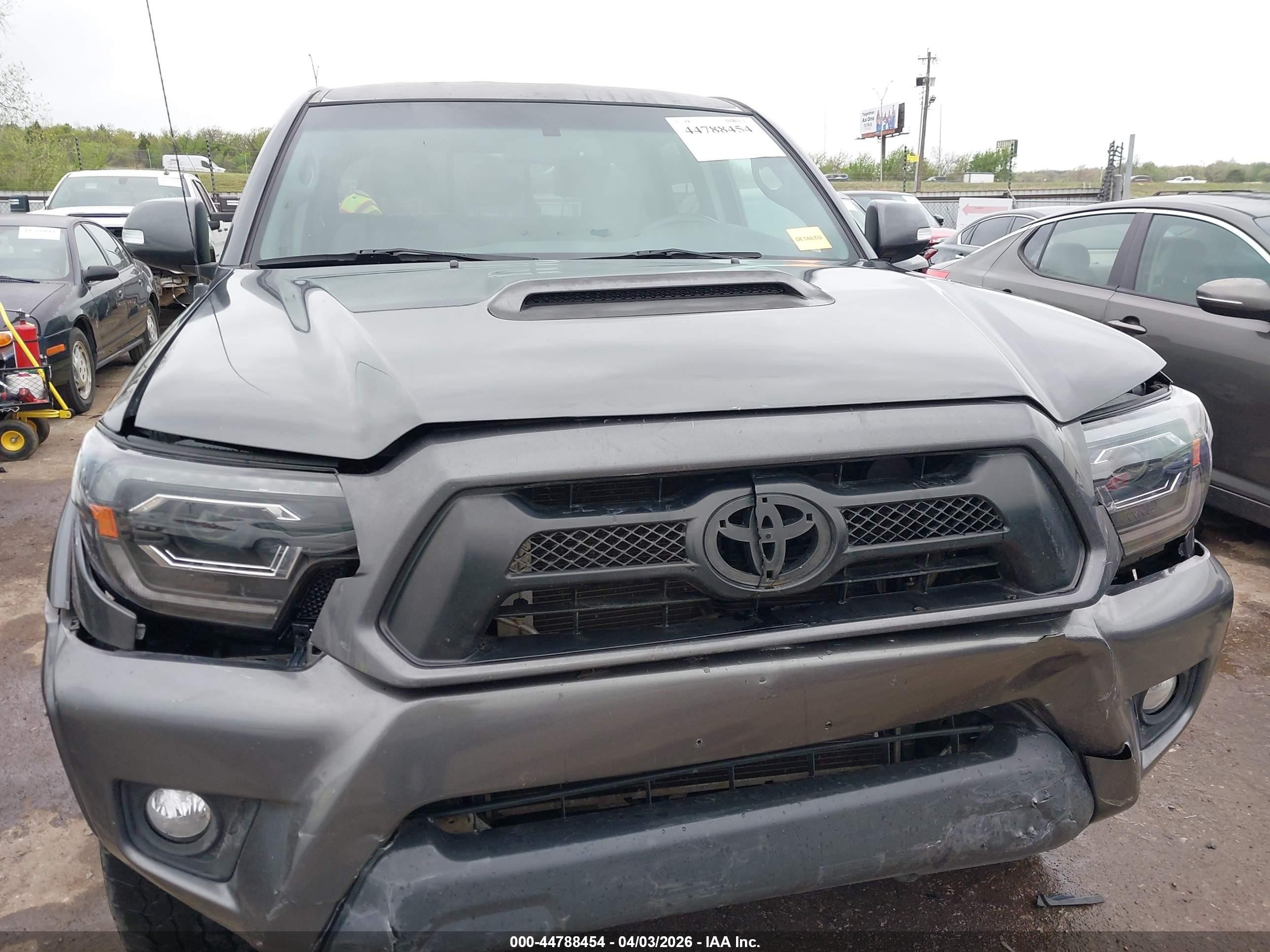 2013 Toyota Tacoma Prerunner V6 Gray vin: 3TMJU4GN1DM151286